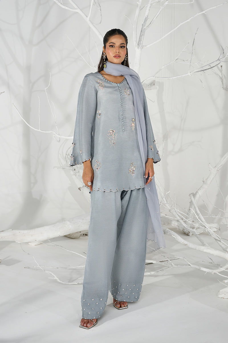 Wardha Saleem | Zimal Silk Edit | Roha - Pakistani Designer Dress - by Wardha Saleem - Type : Ladies Clothes - 100% Original at Saira Sultan