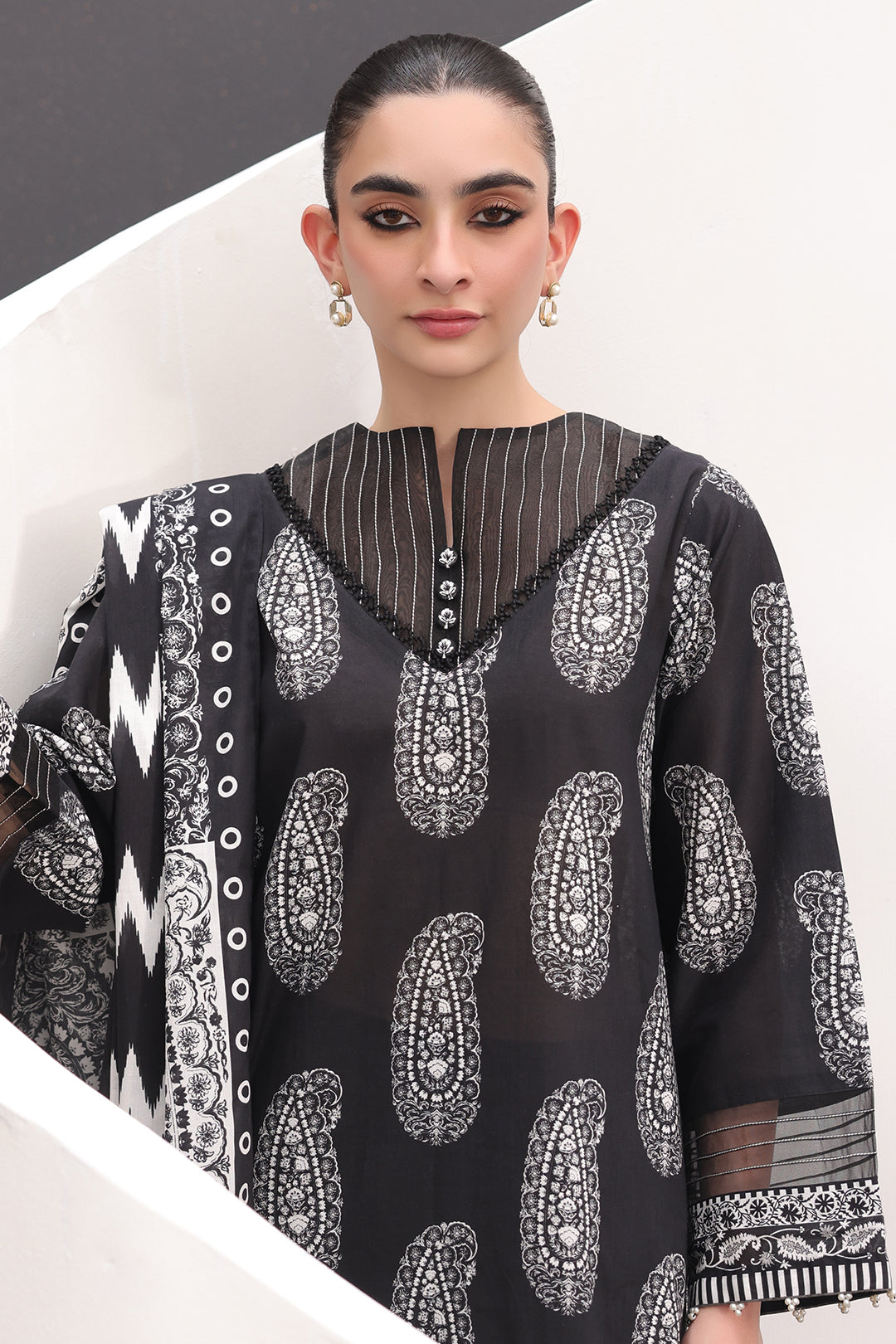 Zellbury | Unstitched 3 Piece Lawn | Shirt Shalwar Dupatta - 1525 Default Title
