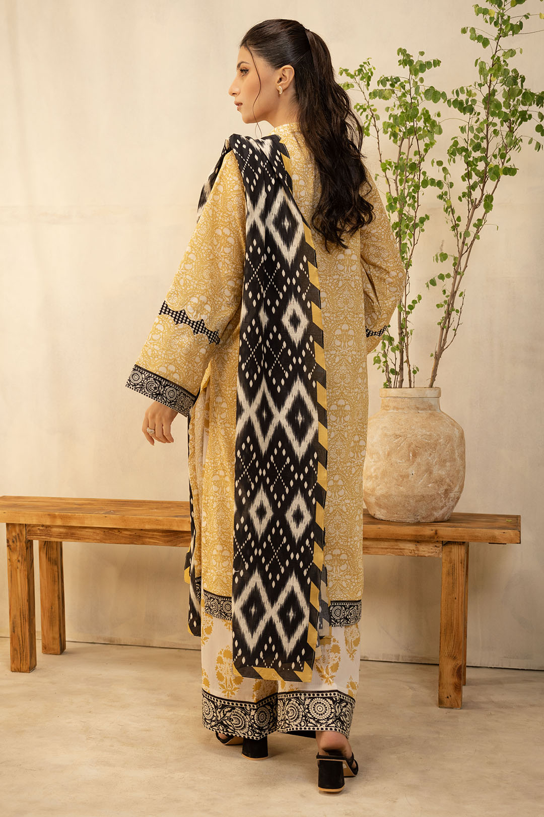 Zellbury | Unstitched 3 Piece Lawn | Shirt Shalwar Dupatta - 0130
