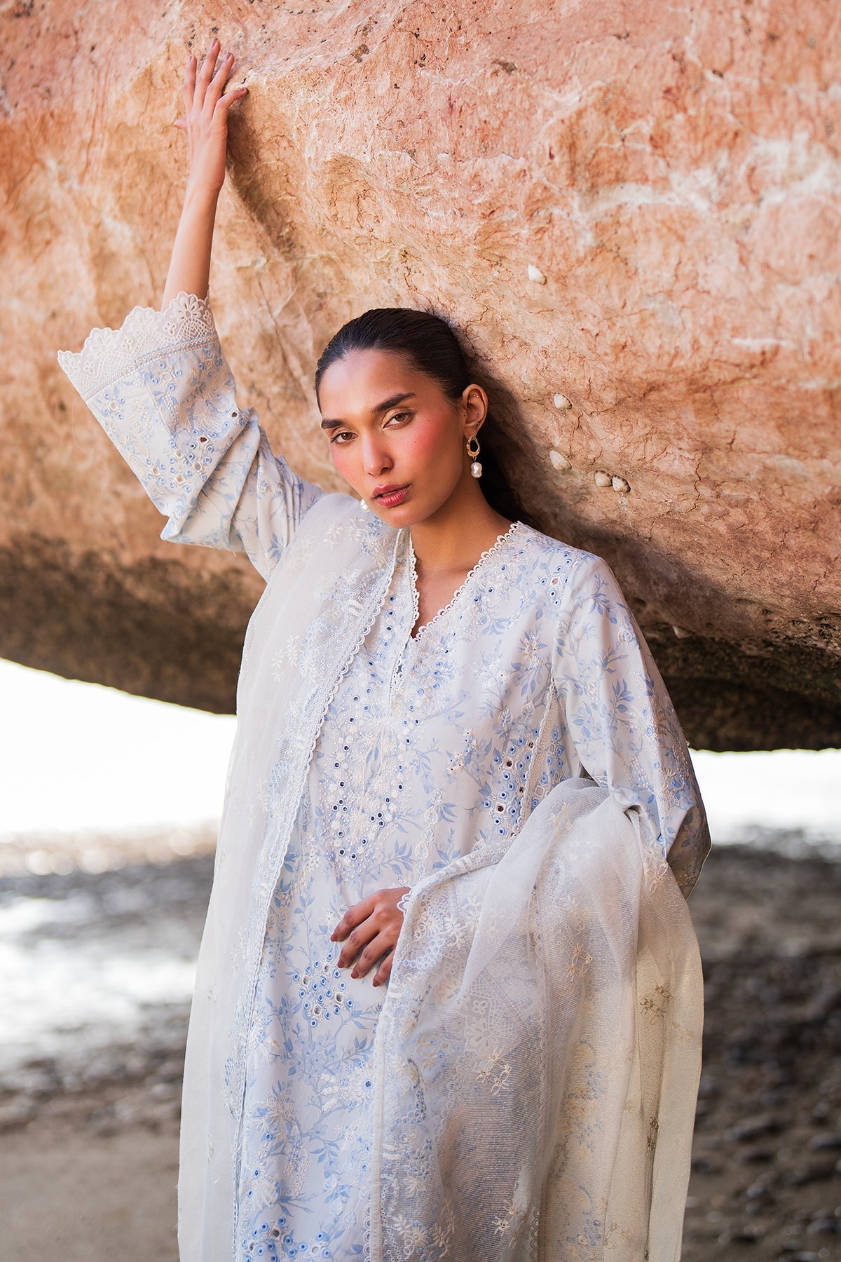Afrozeh | Endless Summer | Nerida L Off White Lawn