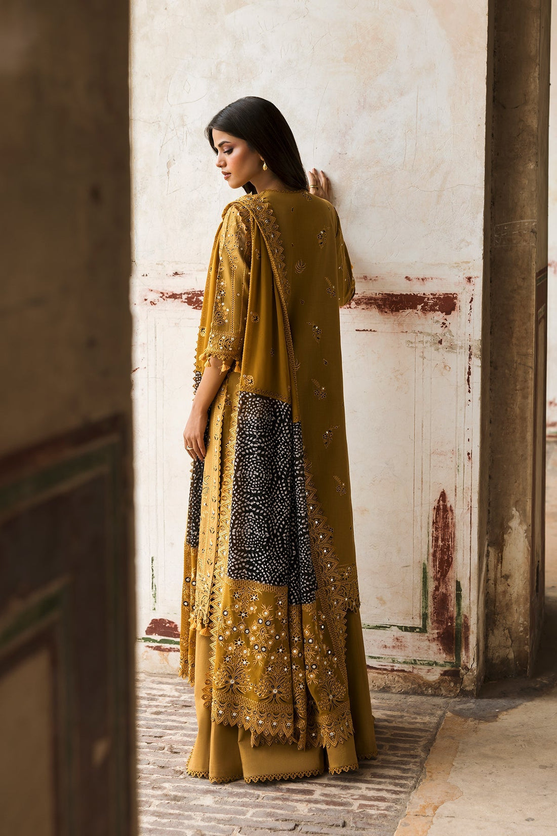 Afrozeh | Mulaqaat Lawn | Wafa XS Mustard Yellow Lawn
