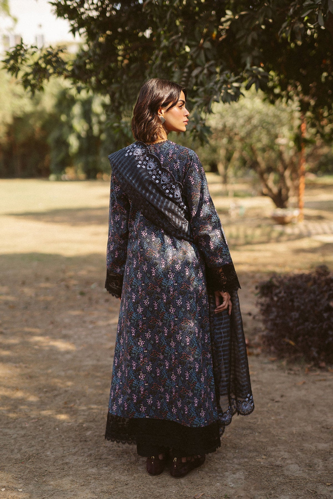 Ayzel | The Bare Minimum | Aziel XS Black Lawn