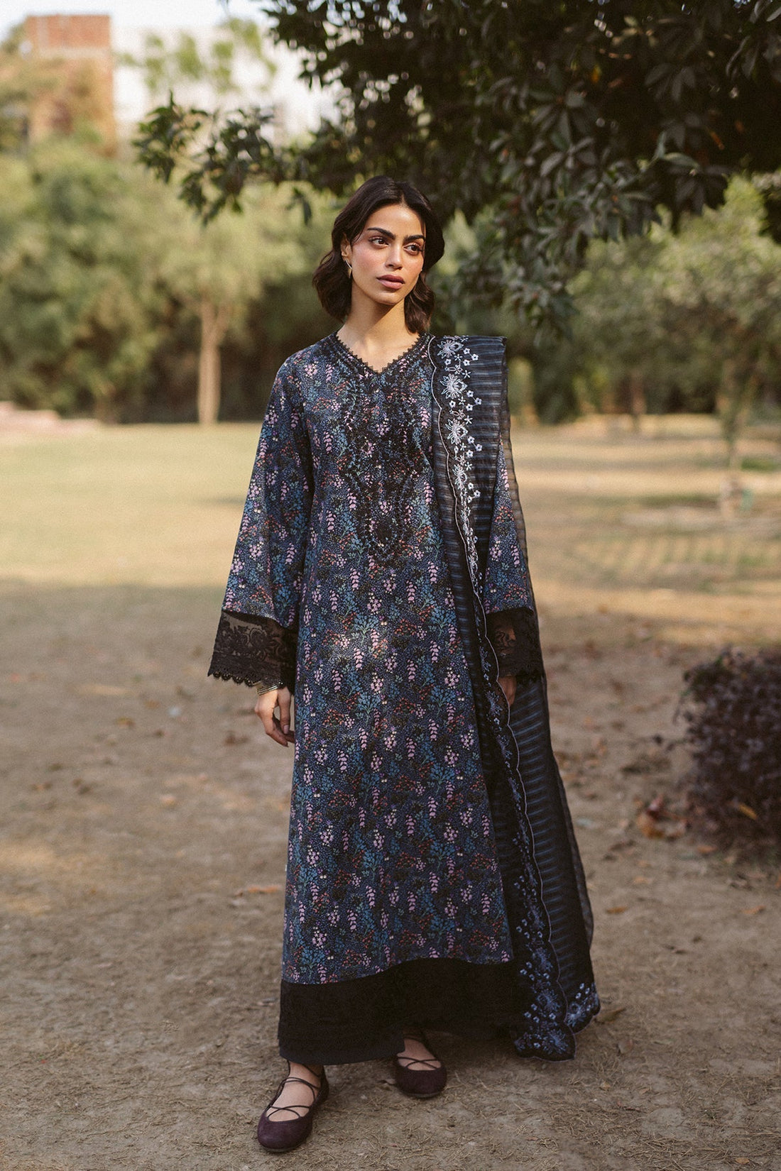 Ayzel | The Bare Minimum | Aziel XS Black Lawn