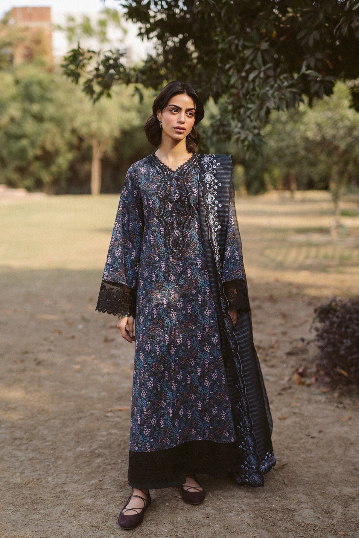 Ayzel | The Bare Minimum | Aziel XS Black Lawn