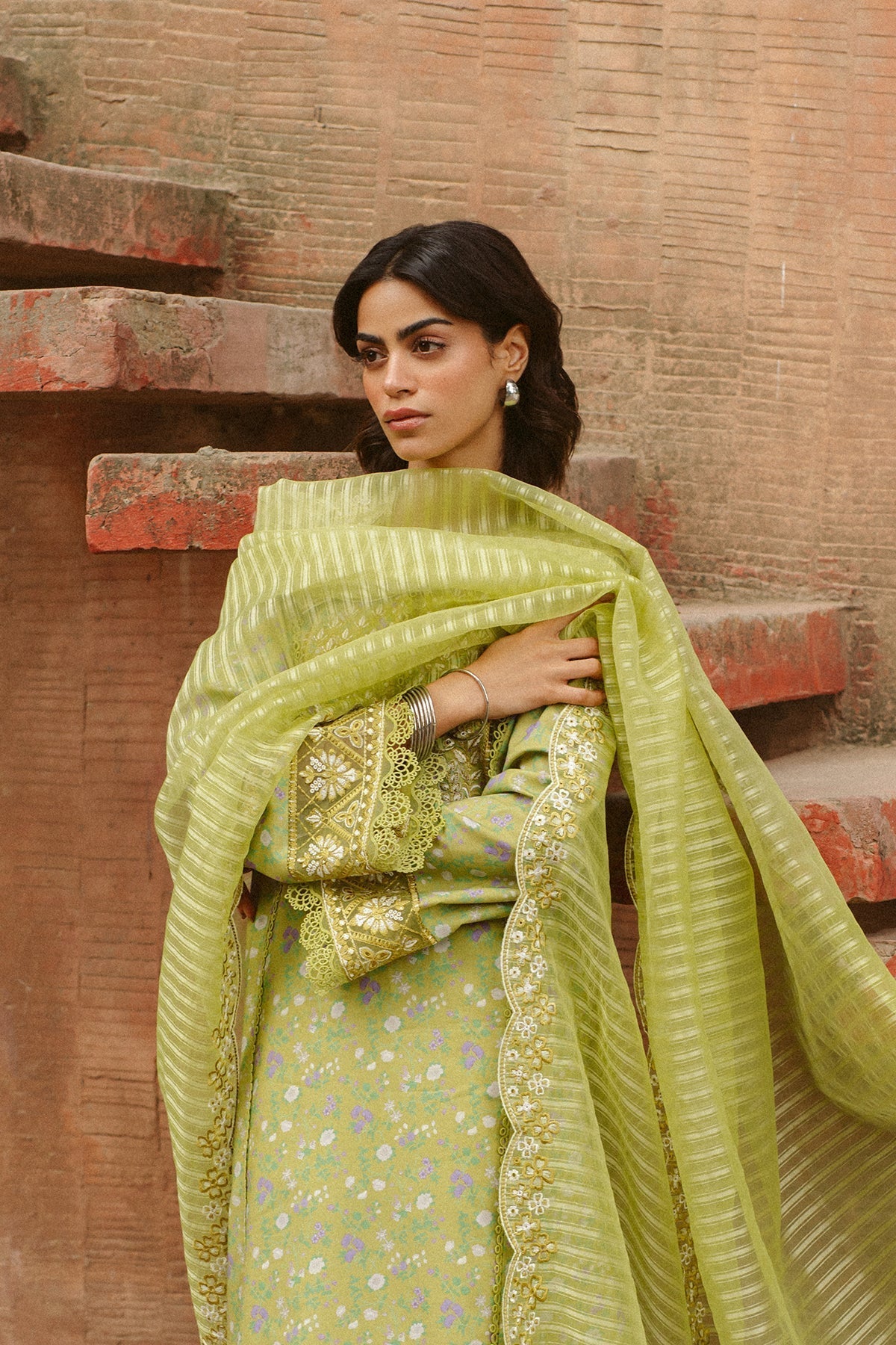 Ayzel | The Bare Minimum | Verda M Apple Green Lawn