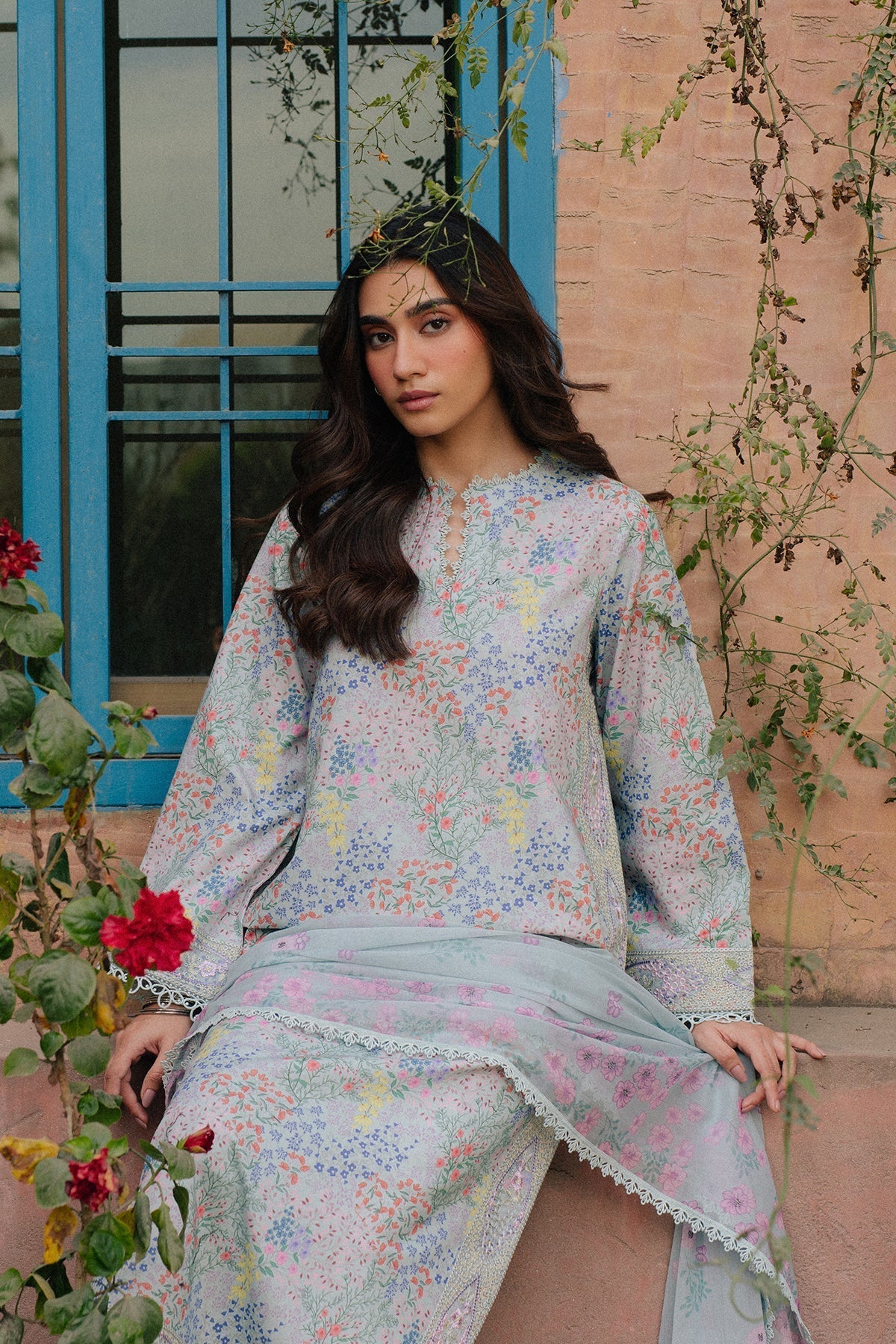 Ayzel | The Bare Minimum | Vivezza L Pastel Blue Lawn