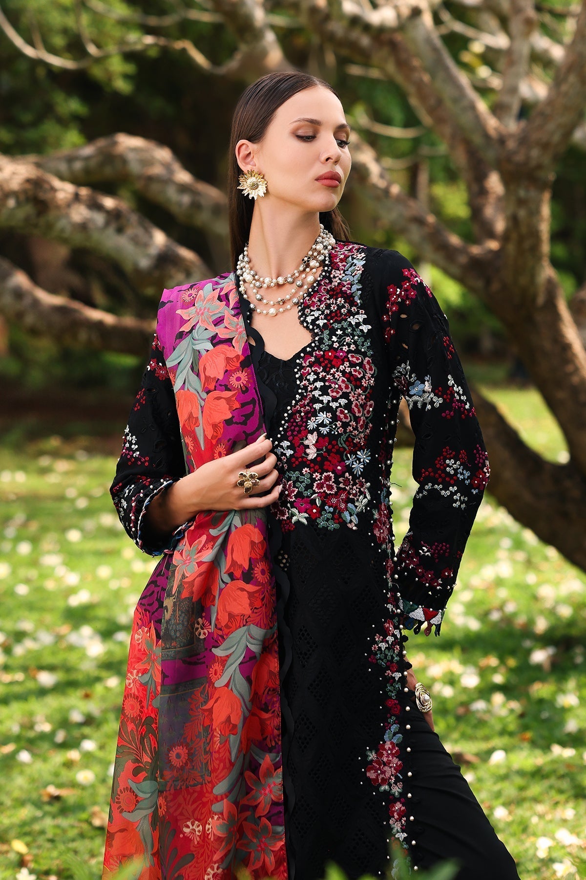 Afrozeh | Lawn 25 | Elva M Black Lawn
