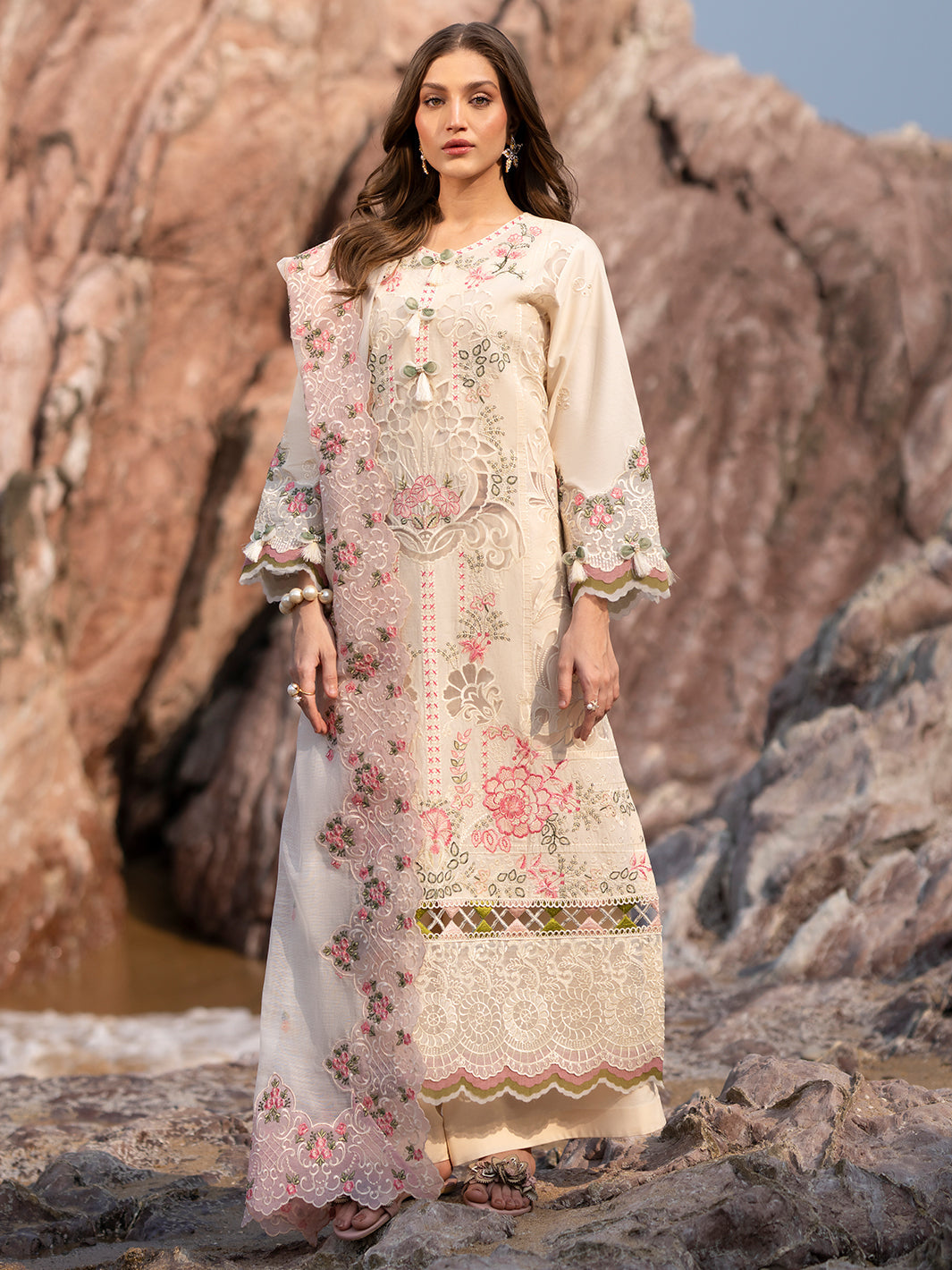 Mahnur | Sirena Luxury Lawn 25 | Wisteria XS Off White Lawn