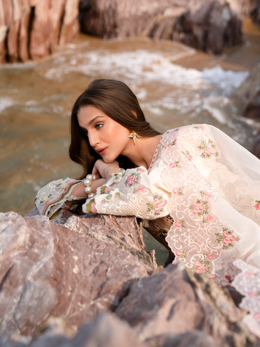 Mahnur | Sirena Luxury Lawn 25 | Wisteria M Off White Lawn