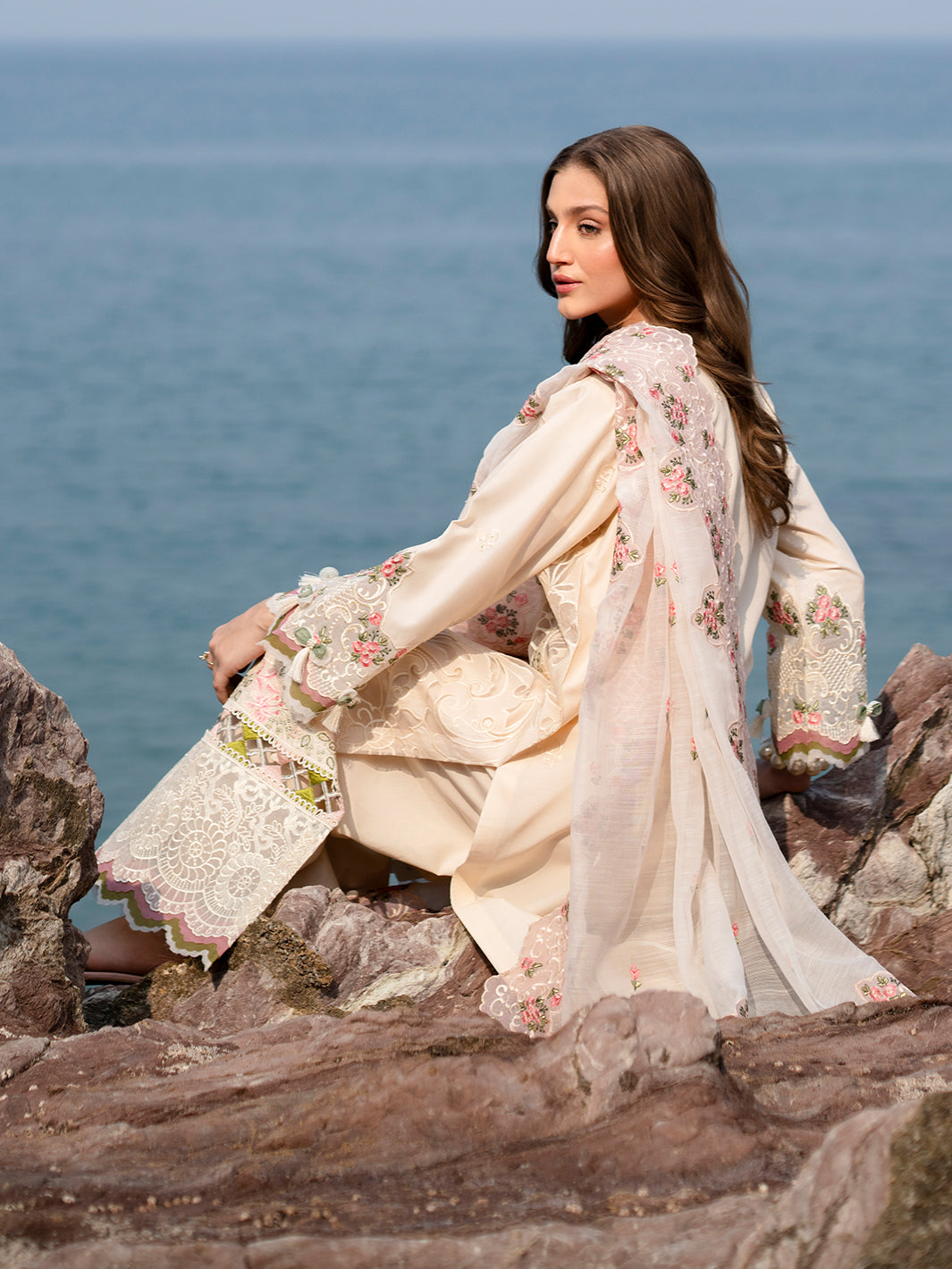 Mahnur | Sirena Luxury Lawn 25 | Wisteria Custom Size Off White Lawn