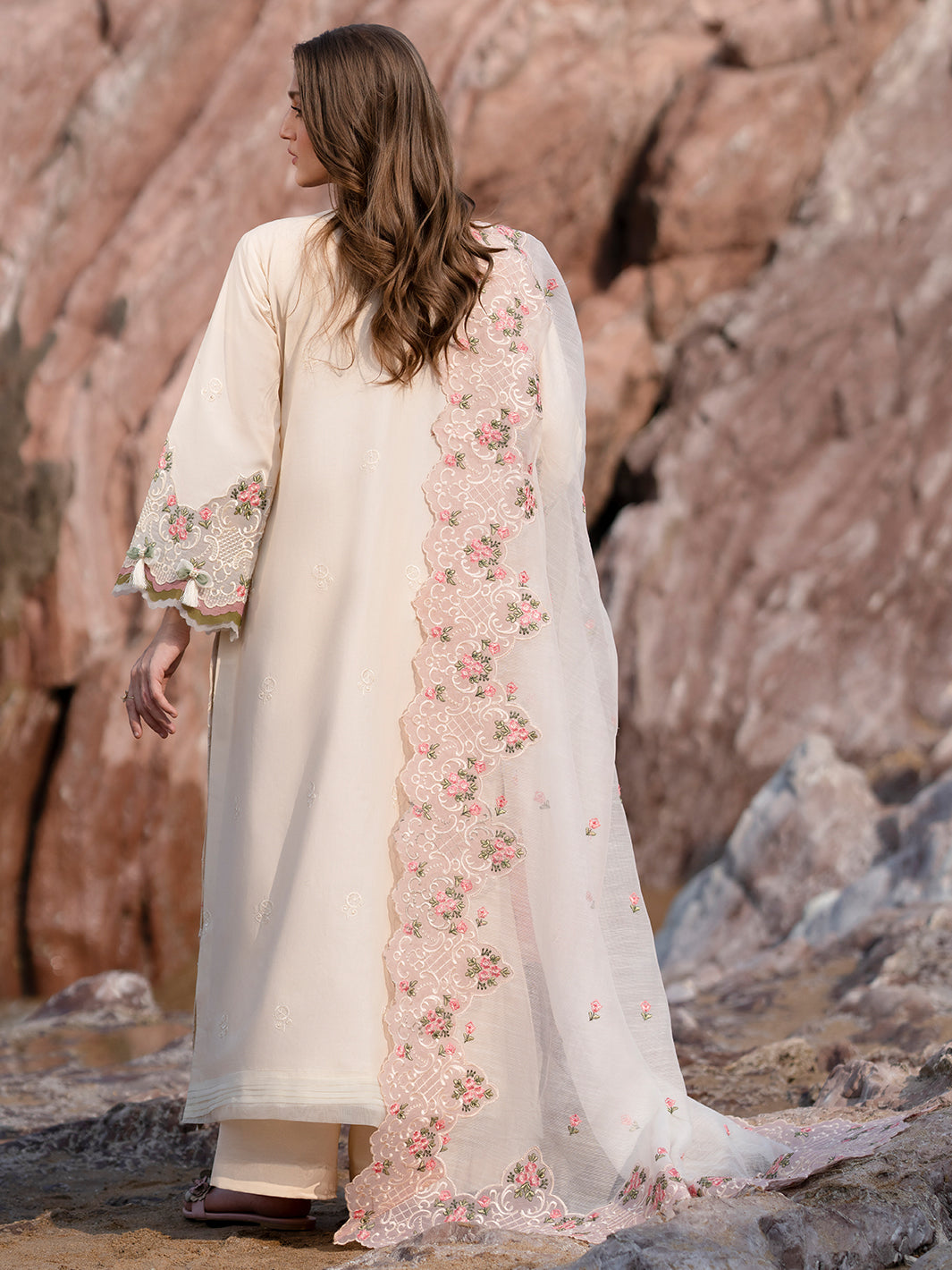 Mahnur | Sirena Luxury Lawn 25 | Wisteria XS Off White Lawn