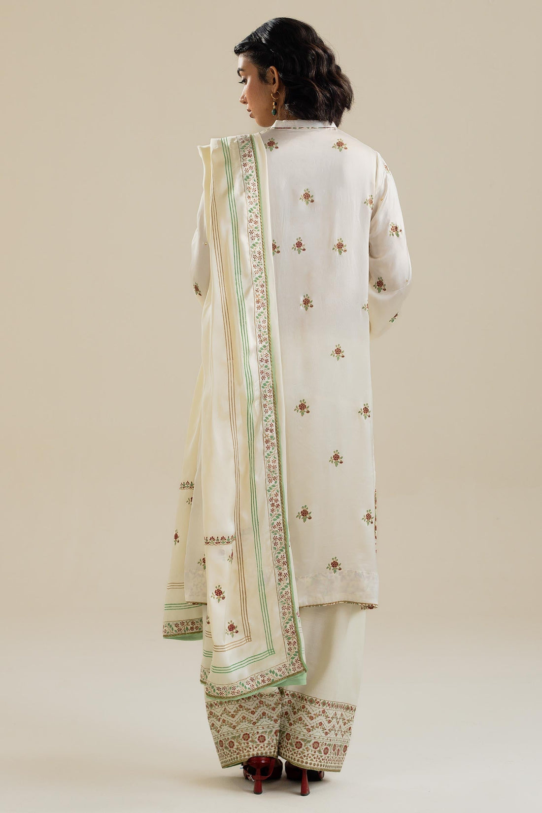 Zara Shahjahan | Handcrafted Suits | ZHC-041 - Pakistani Designer Dress - by Zara Shahjahan | Type: Luxury - 100% Original at Saira Sultan