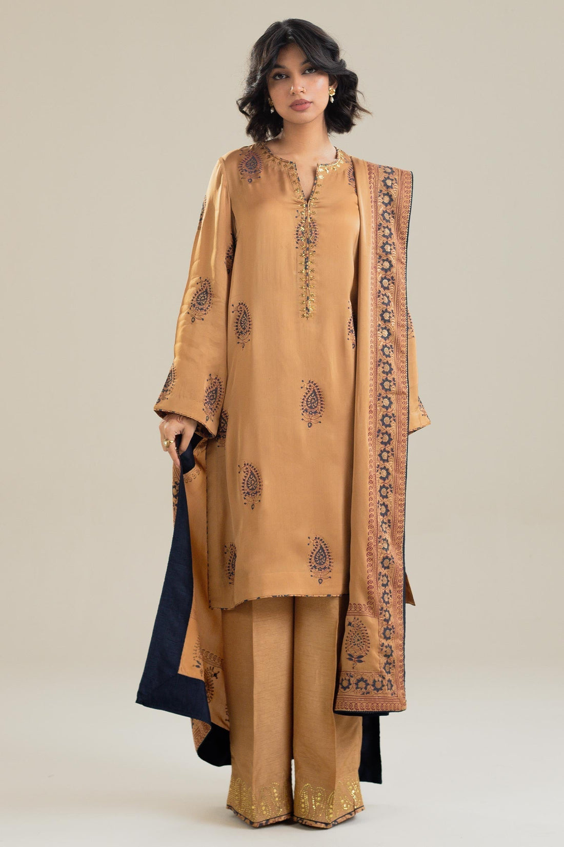 Zara Shahjahan | Handcrafted Suits | ZHC-043 - Pakistani Designer Dress - by Zara Shahjahan | Type: Luxury - 100% Original at Saira Sultan