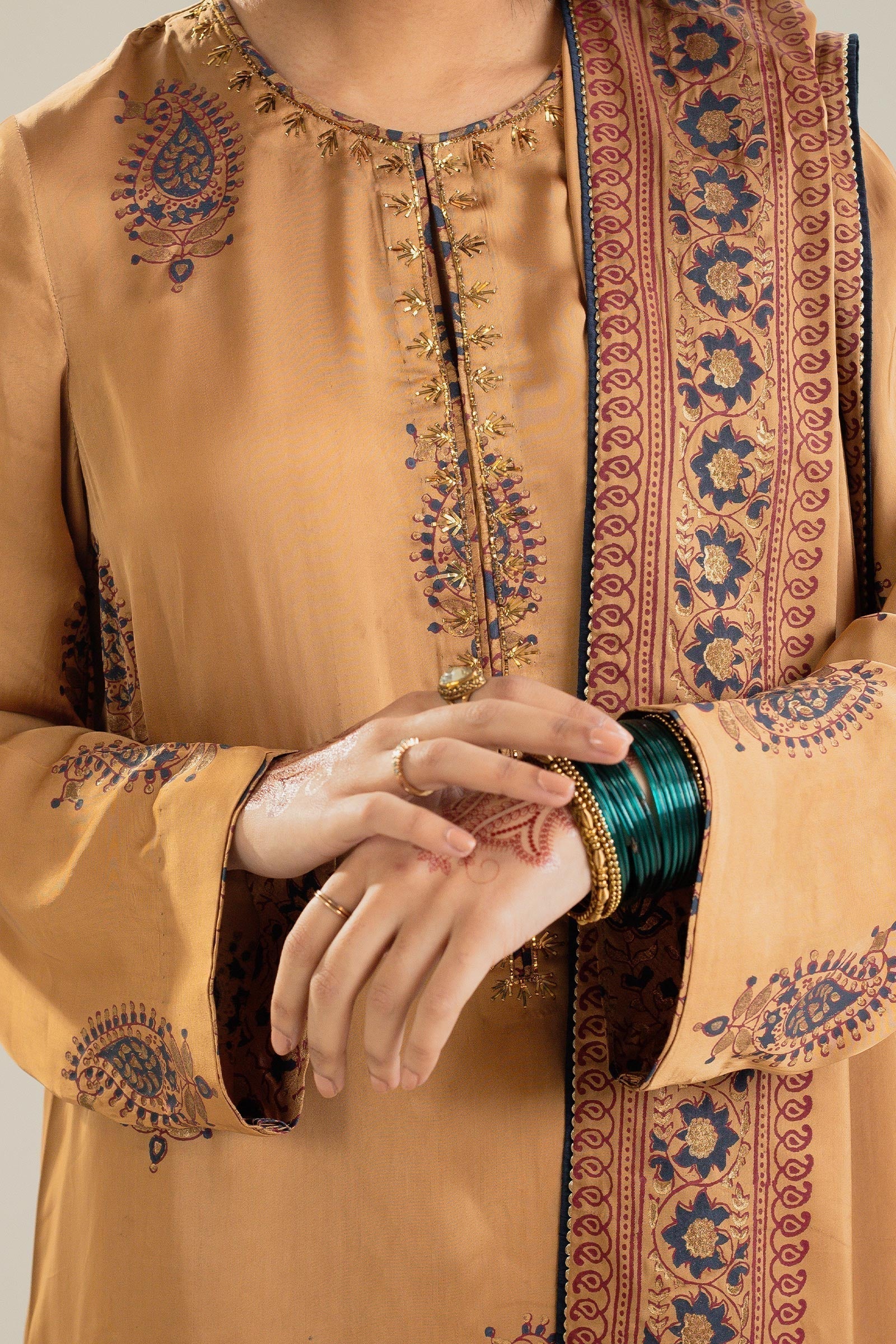 Zara Shahjahan | Handcrafted Suits | ZHC-043 - Pakistani Designer Dress - by Zara Shahjahan | Type: Luxury - 100% Original at Saira Sultan