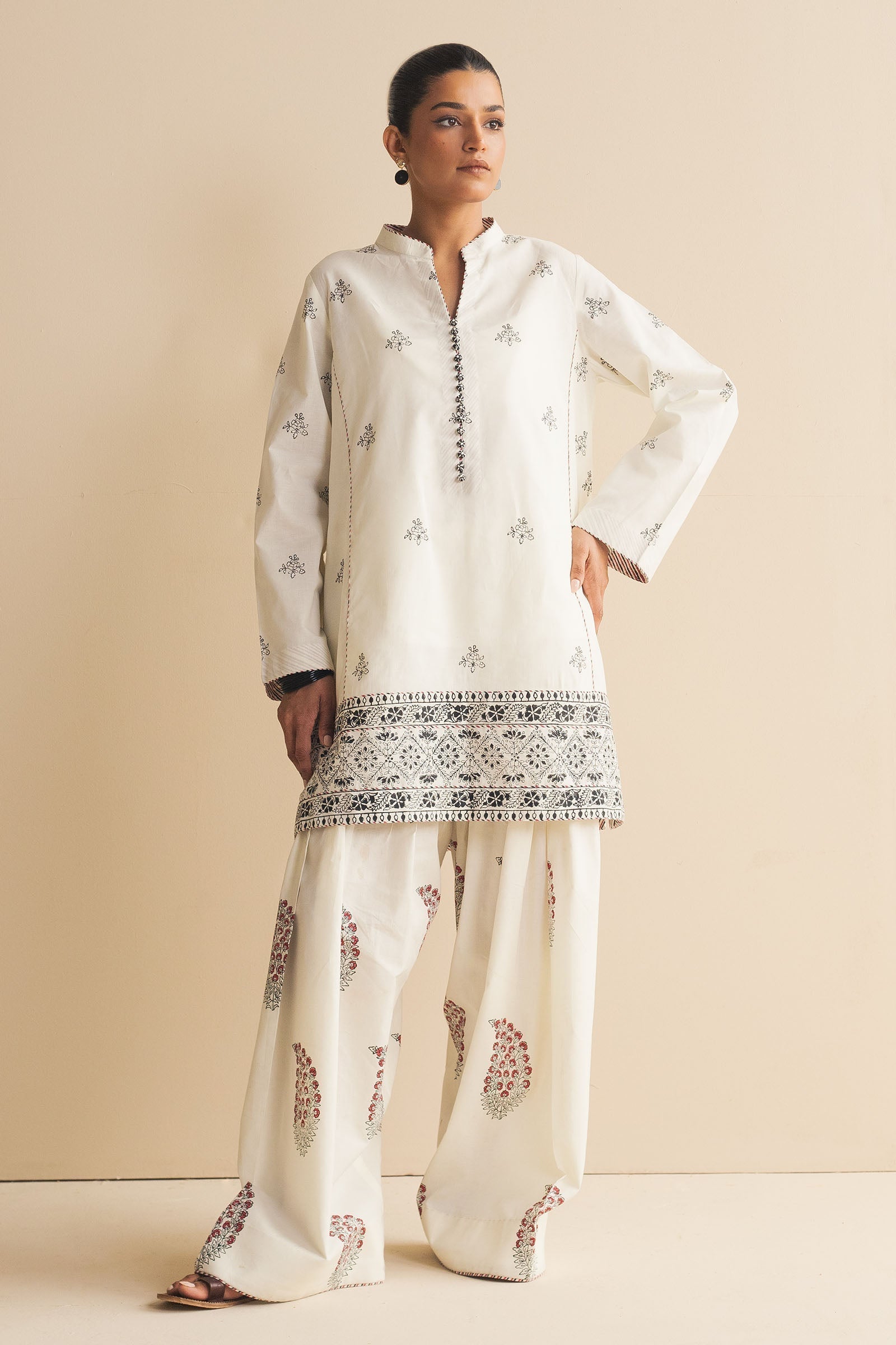 Zara Shahjahan | Handcrafted Suits | ZHC-061 - Pakistani Designer Dress - by Zara Shahjahan | Type: Luxury - 100% Original at Saira Sultan