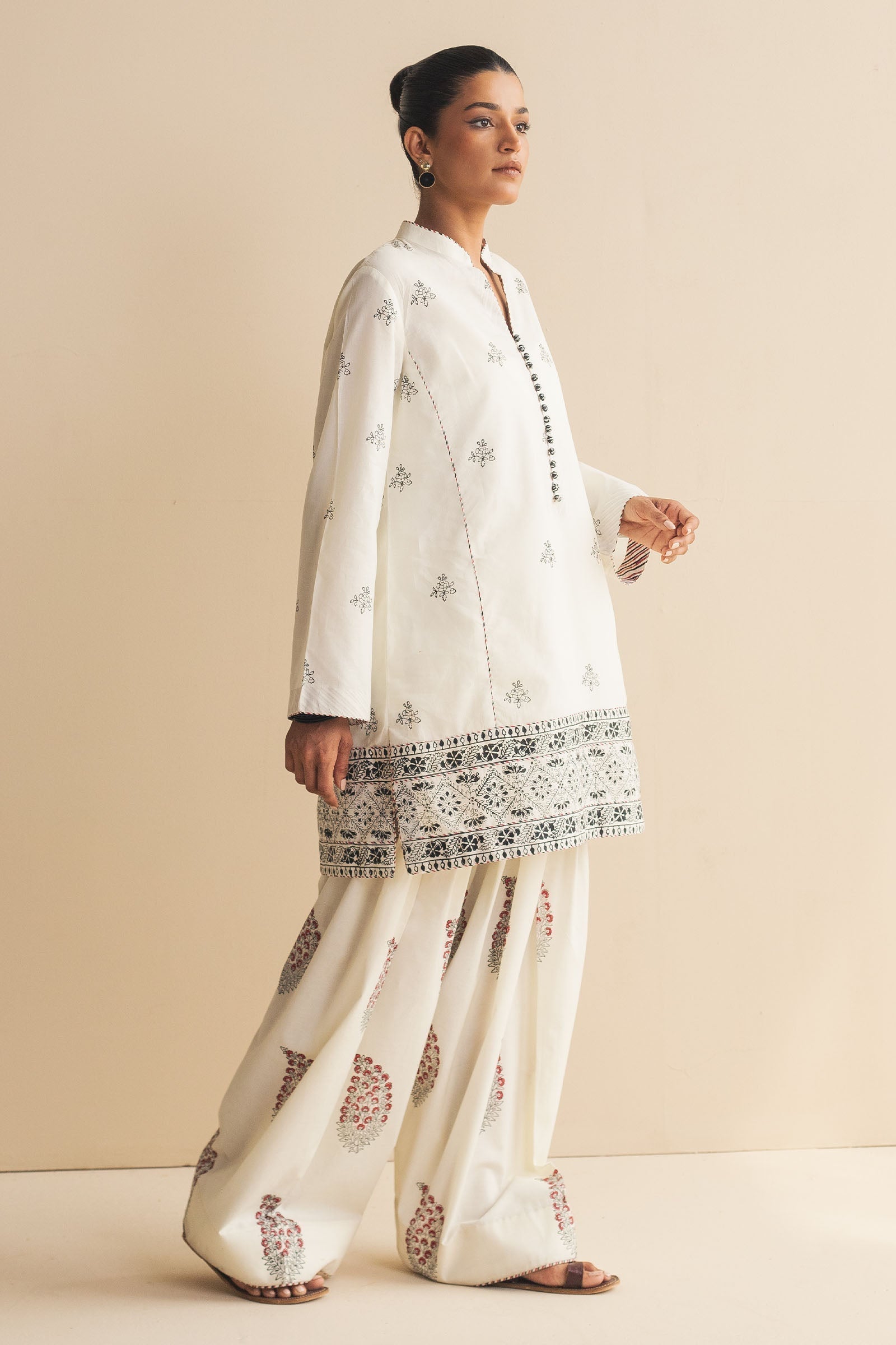 Zara Shahjahan | Handcrafted Suits | ZHC-061 - Pakistani Designer Dress - by Zara Shahjahan | Type: Luxury - 100% Original at Saira Sultan