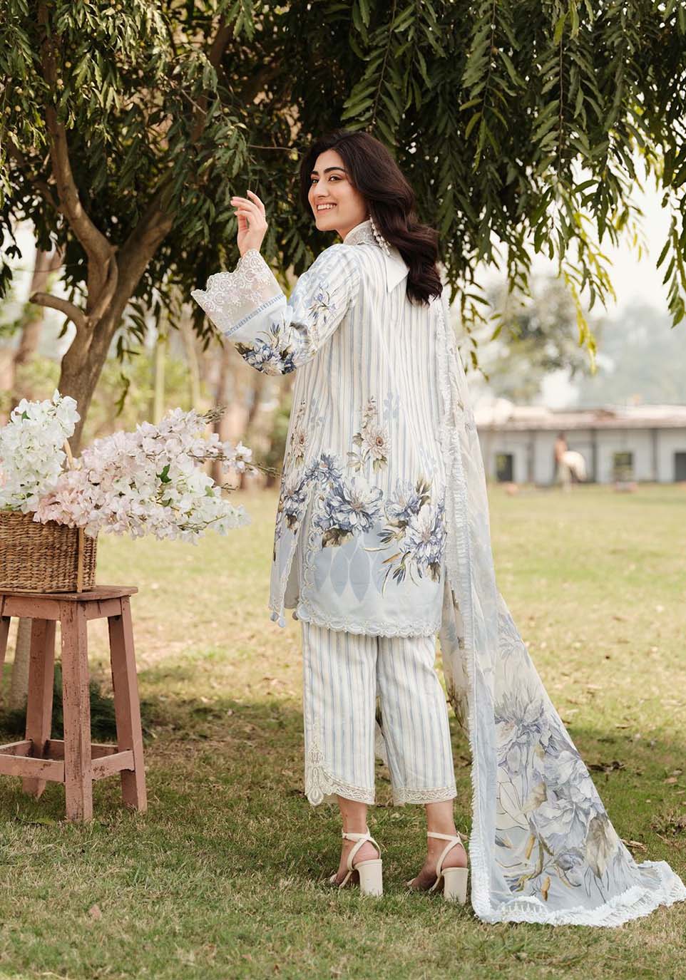 Zarqash | Luxe Lawn 24 | ZQ 15 - Pakistani Designer Dress - by Zarqash | Type: Luxury - 100% Original at Saira Sultan