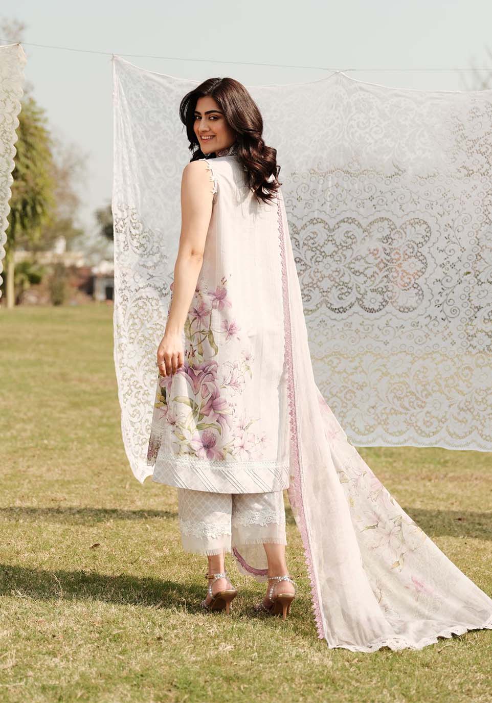Zarqash | Luxe Lawn 24 | ZQ 3 - Pakistani Designer Dress - by Zarqash | Type: Luxury - 100% Original at Saira Sultan