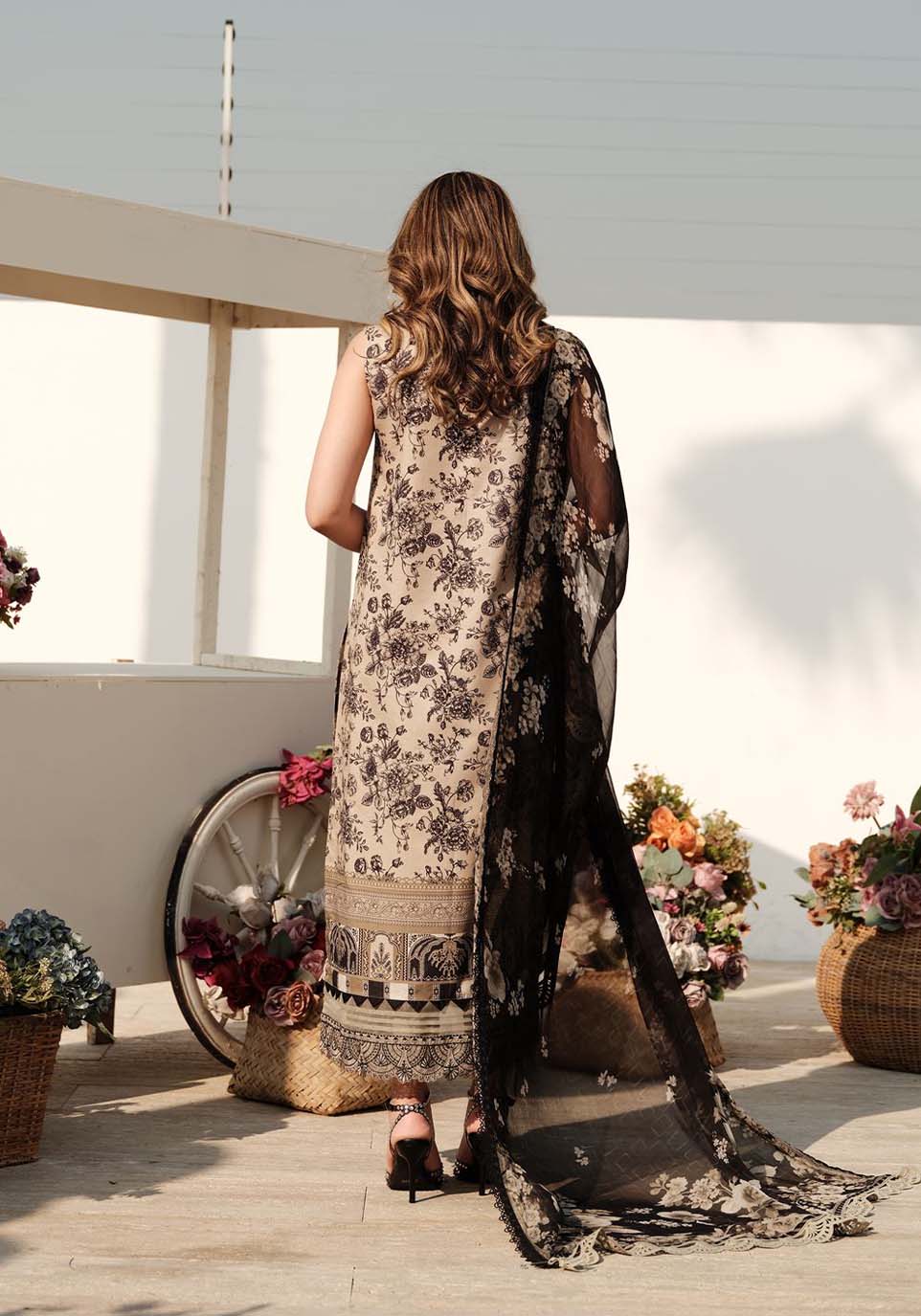 Zarqash | Luxe Lawn 24 | ZQ 1 - Pakistani Designer Dress - by Zarqash | Type: Luxury - 100% Original at Saira Sultan