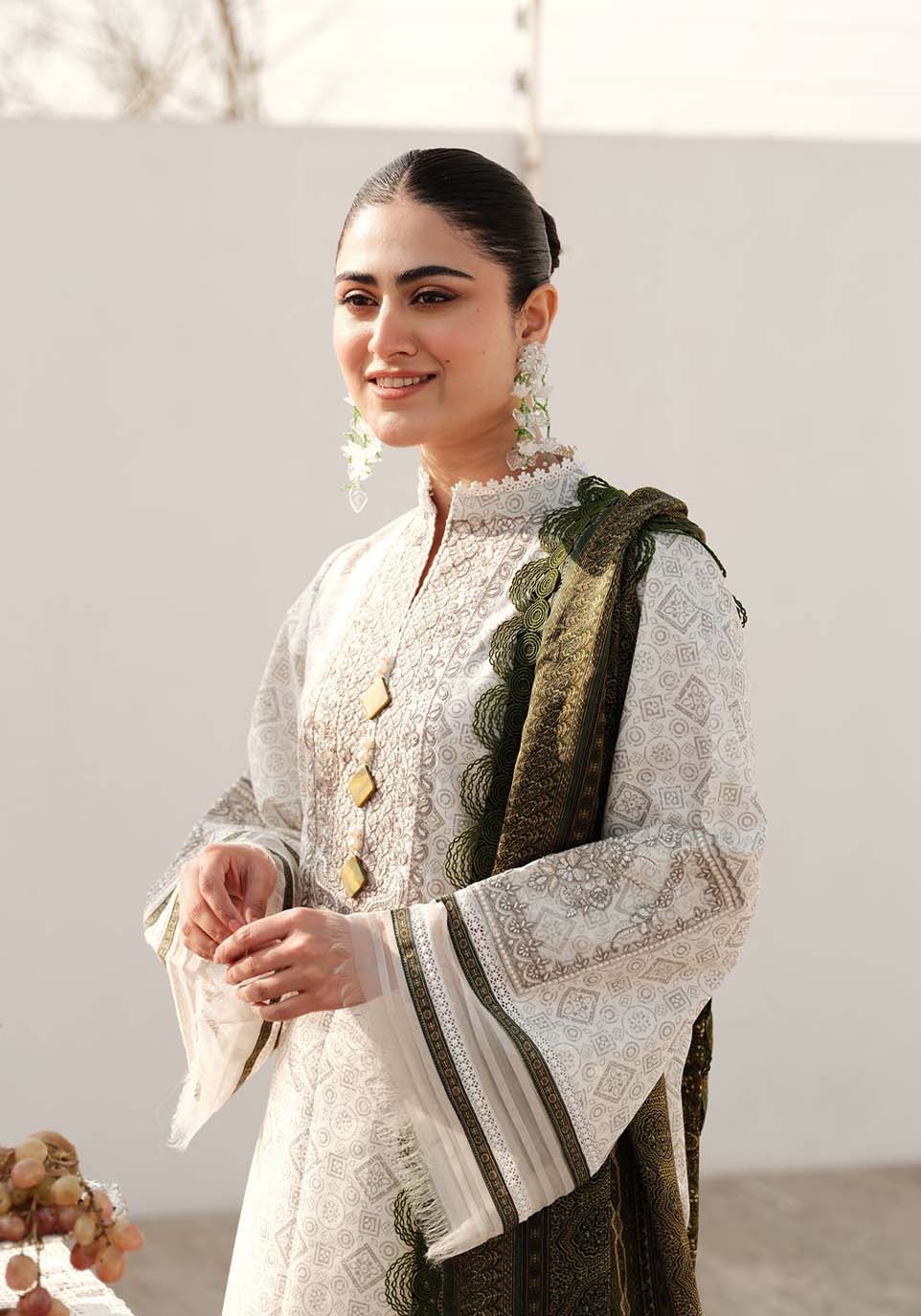 Zarqash | Luxe Lawn 24 | ZQ 9 - Pakistani Designer Dress - by Zarqash | Type: Luxury - 100% Original at Saira Sultan