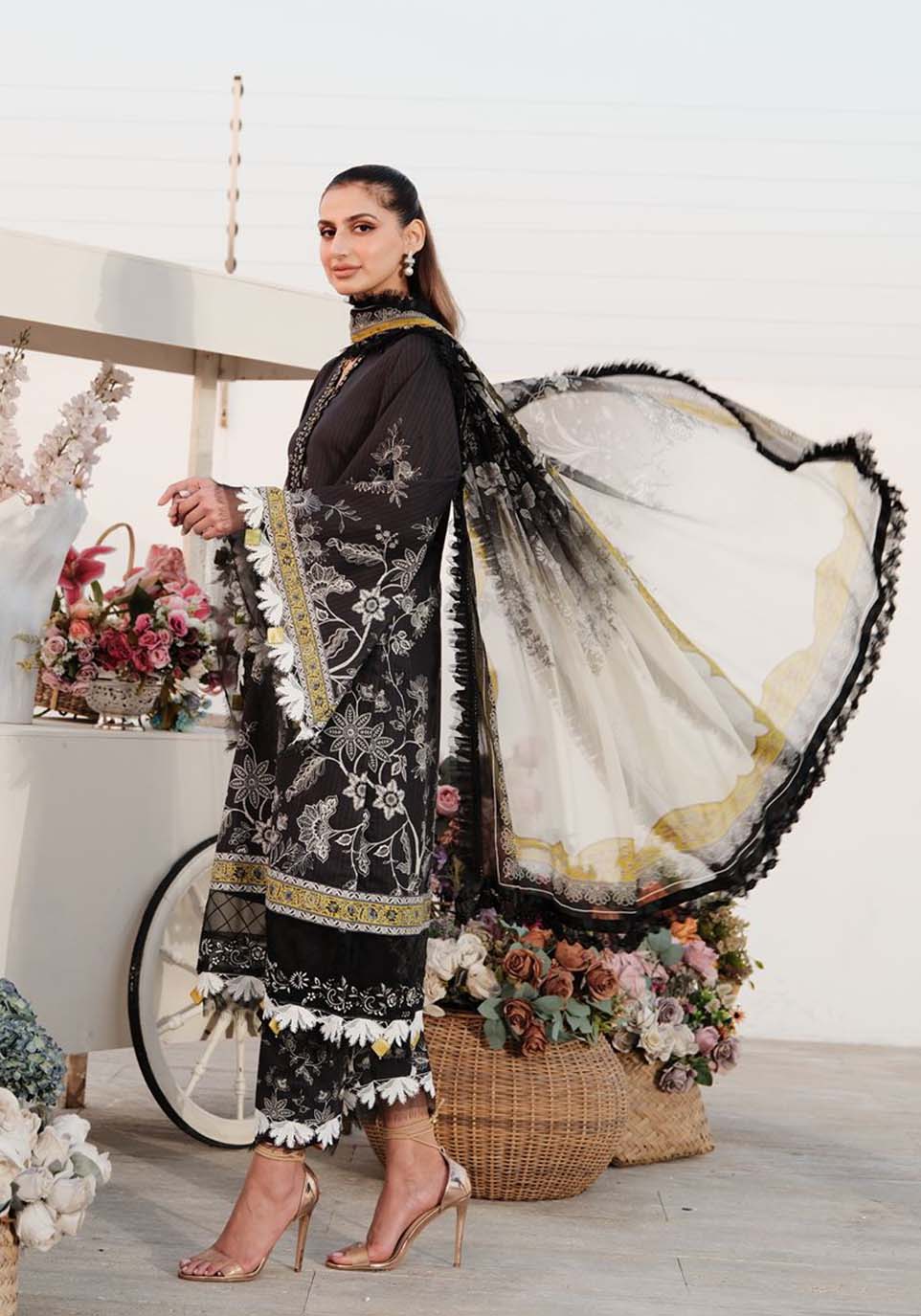 Zarqash | Luxe Lawn 24 | ZQ 14 - Pakistani Designer Dress - by Zarqash | Type: Luxury - 100% Original at Saira Sultan