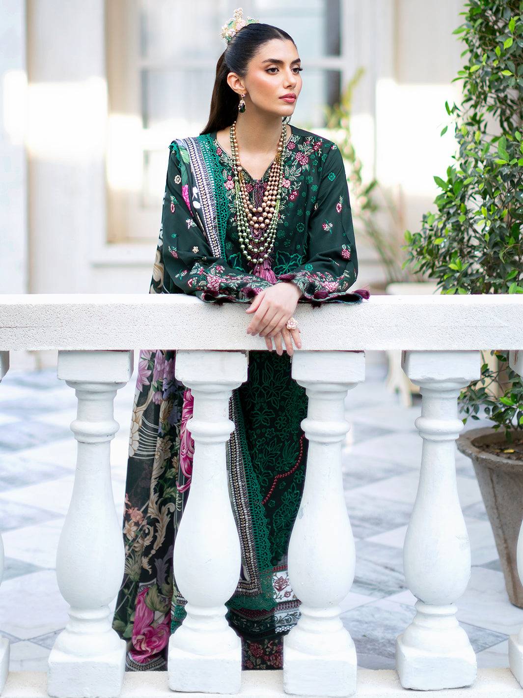 Mahnur | Sophie Luxury Lawn 25 | Zoya - Pakistani Designer Dress - by Mahnur | Type: Ladies Clothes - 100% Original at Saira Sultan