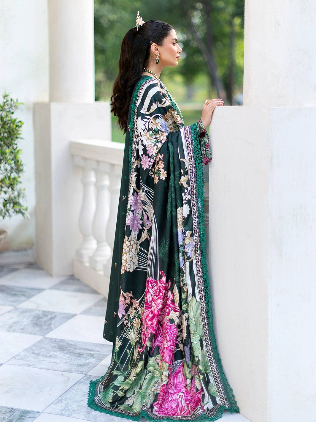 Mahnur | Sophie Luxury Lawn 25 | Zoya - Pakistani Designer Dress - by Mahnur | Type: Ladies Clothes - 100% Original at Saira Sultan