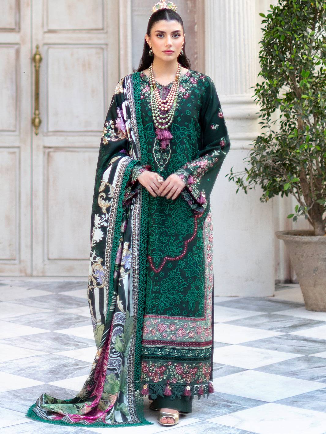 Mahnur | Sophie Luxury Lawn 25 | Zoya - Pakistani Designer Dress - by Mahnur | Type: Ladies Clothes - 100% Original at Saira Sultan