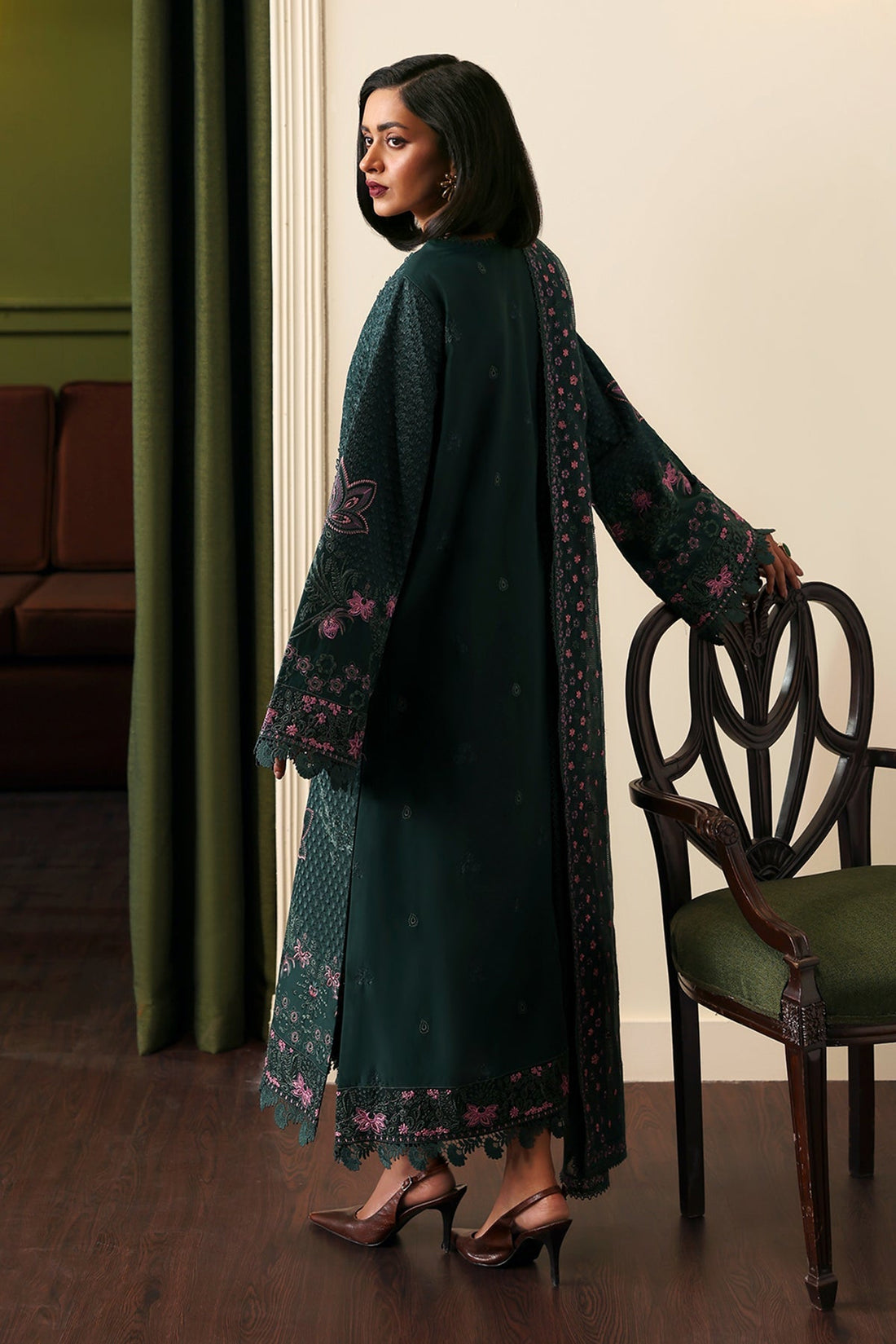 Afrozeh | Rhythm RTW | Aurun XS Bottle Green Lawn
