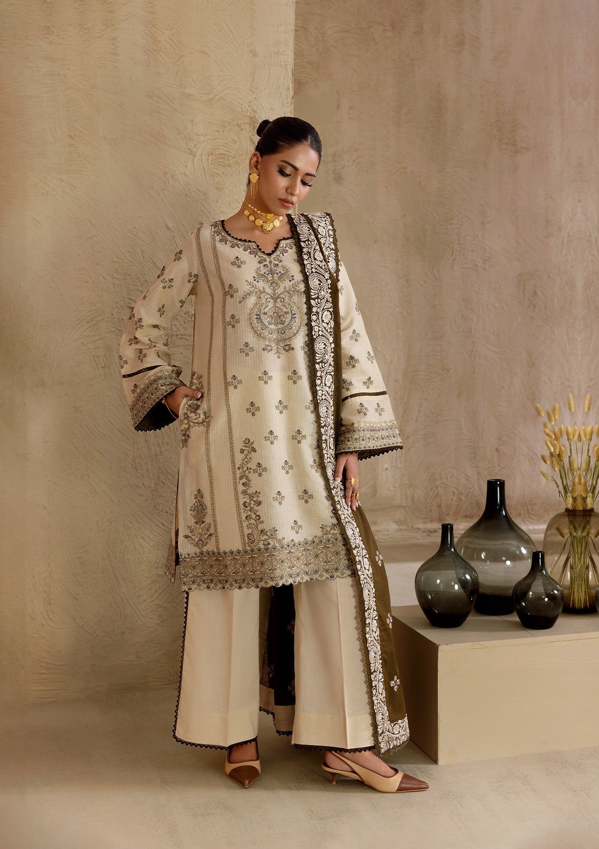 Aik Atelier | RTW 25 | LOOK 02 L Ivory Jacquard Lawn