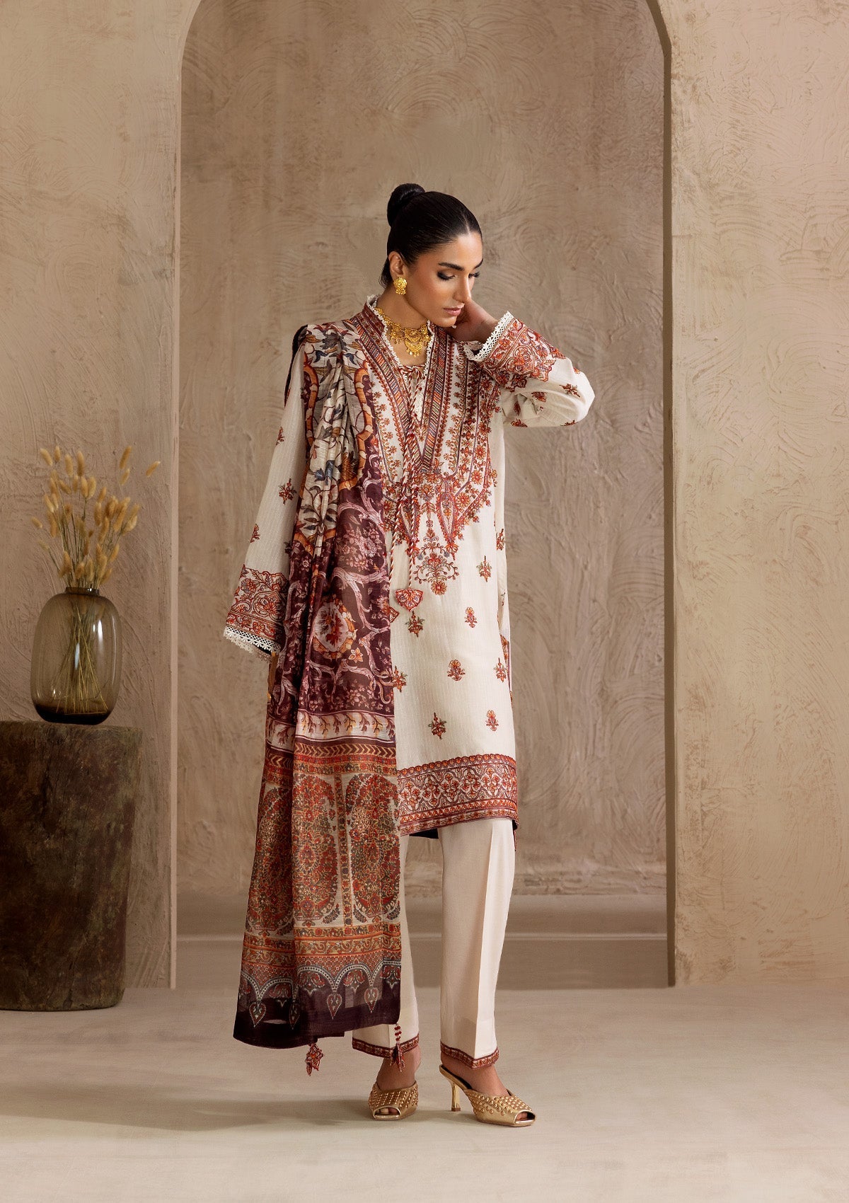 Aik Atelier | RTW 25 | LOOK 04 XL Ivory Jacquard Lawn
