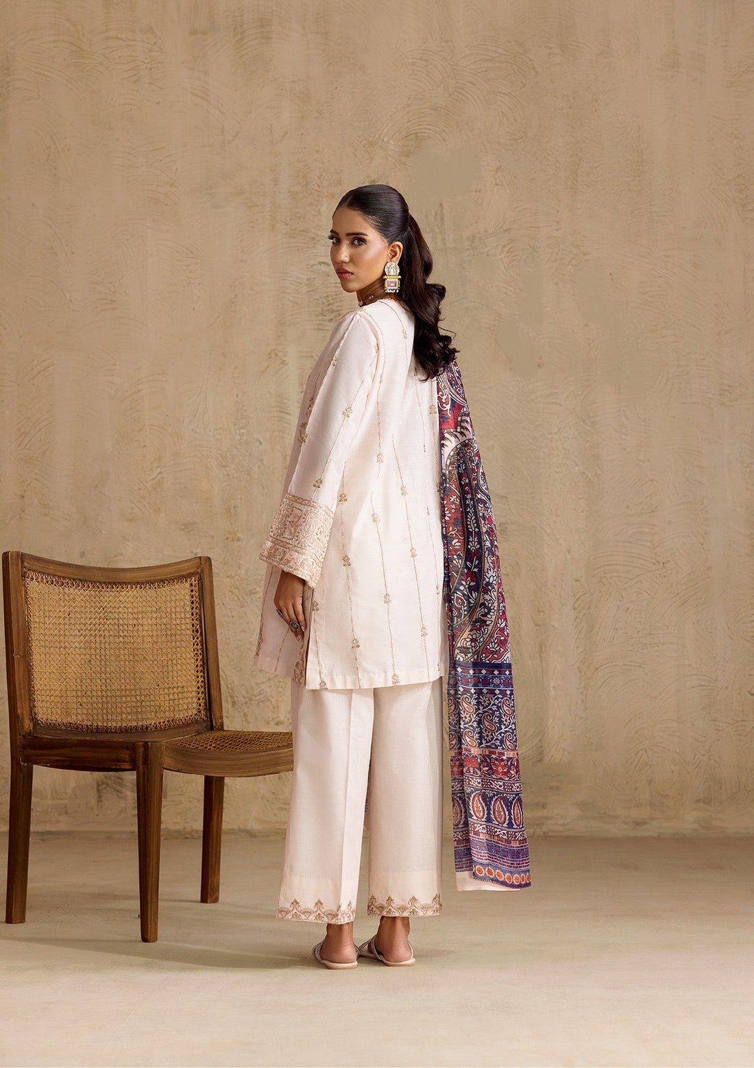 Aik Atelier | RTW 25 | LOOK 09 XS Ivory Lawn