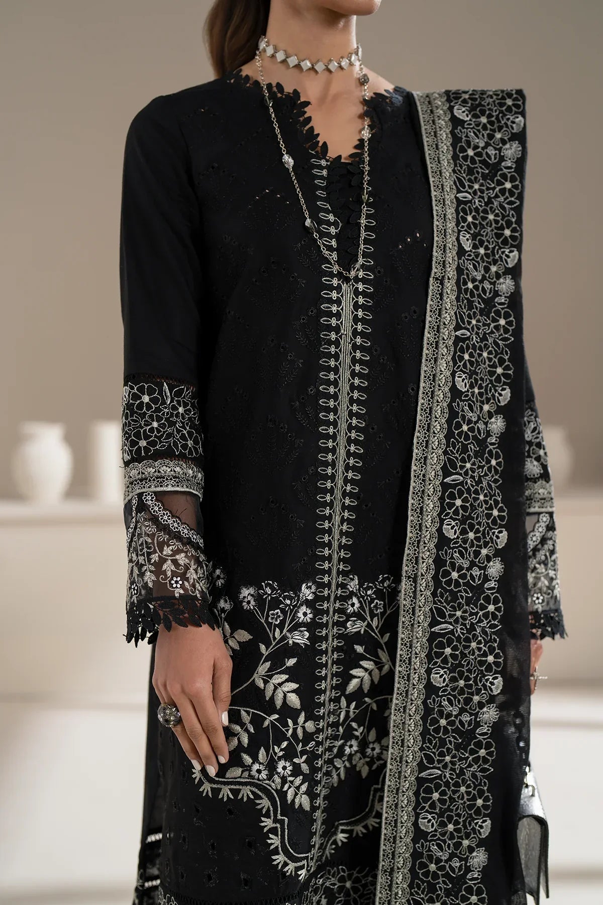 Azzal | Aghaaz Luxury Lawn | Siyah M