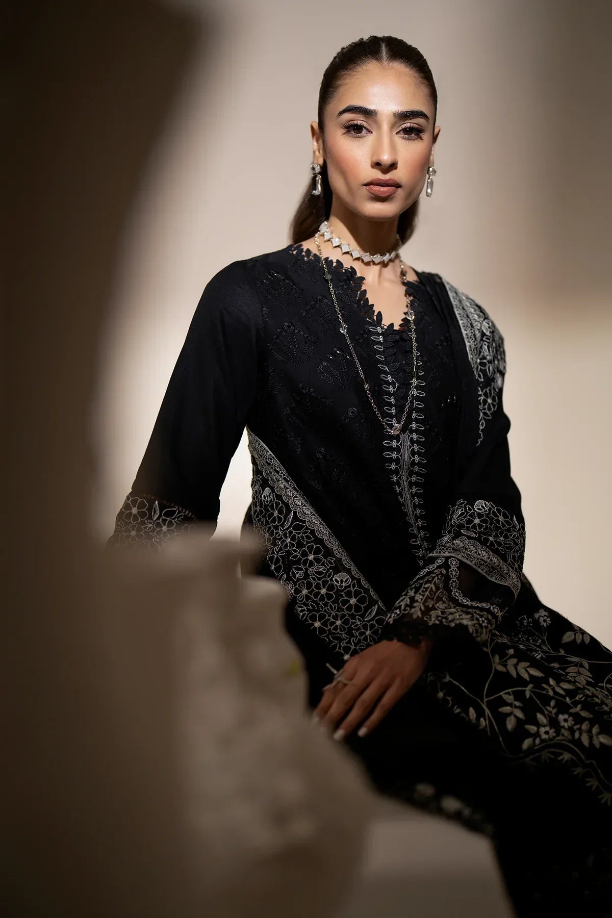 Azzal | Aghaaz Luxury Lawn | Siyah Custom Size