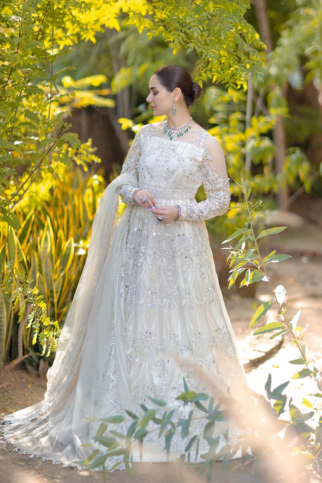 Azzal | Noor Wedding Formals | Safed XS
