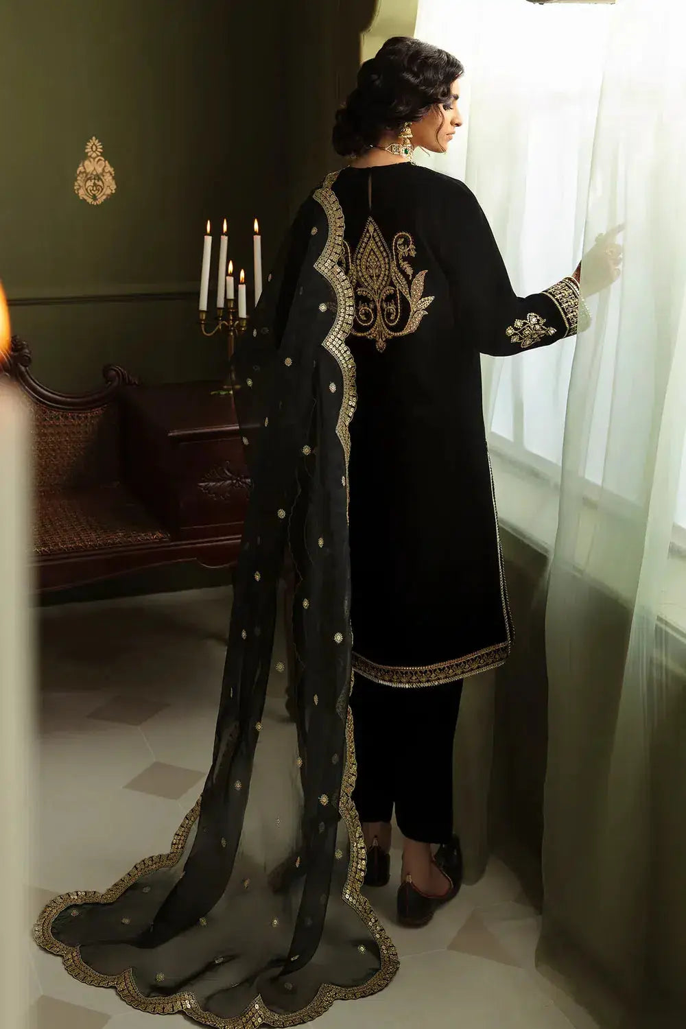 Baroque | Jahanara Luxury Velvet 23 | UF-462 - Pakistani Designer Dress - by Baroque | Type: Formal - 100% Original at Saira Sultan