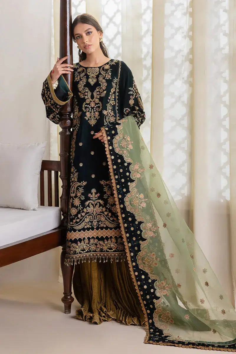 Baroque | Jahanara Luxury Velvet 23 | UF-423 - Pakistani Designer Dress - by Baroque | Type: Formal - 100% Original at Saira Sultan