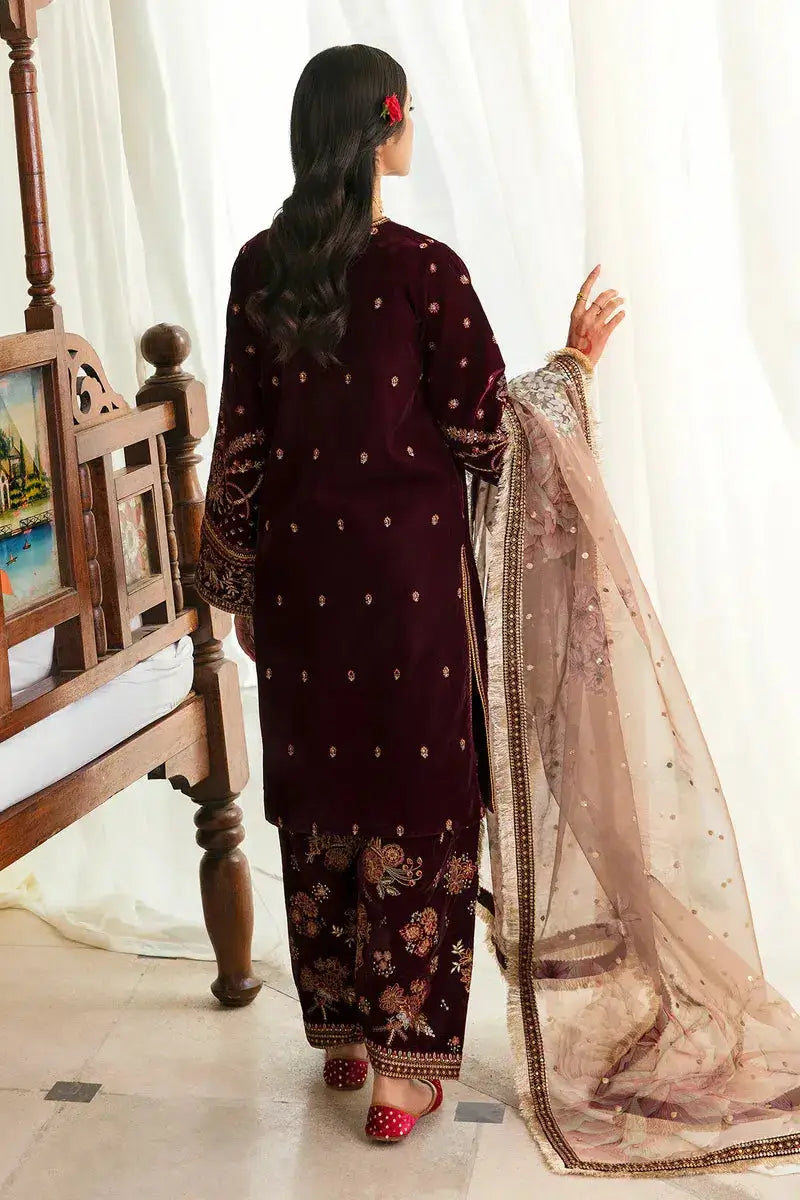 Baroque | Jahanara Luxury Velvet 23 | UF-250 - Pakistani Designer Dress - by Baroque | Type: Formal - 100% Original at Saira Sultan