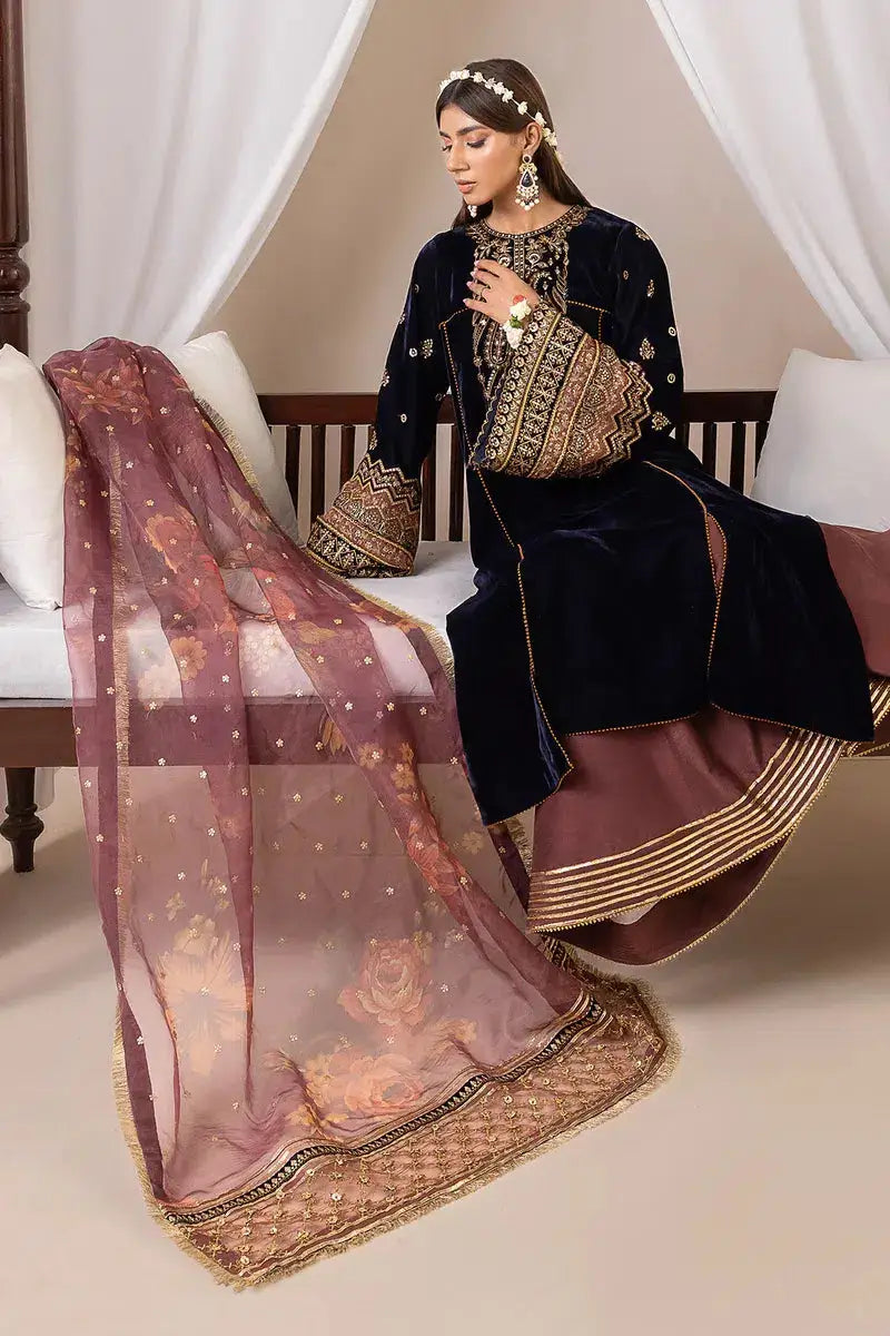 Baroque | Jahanara Luxury Velvet 23 | UF-424 - Pakistani Designer Dress - by Baroque | Type: Formal - 100% Original at Saira Sultan
