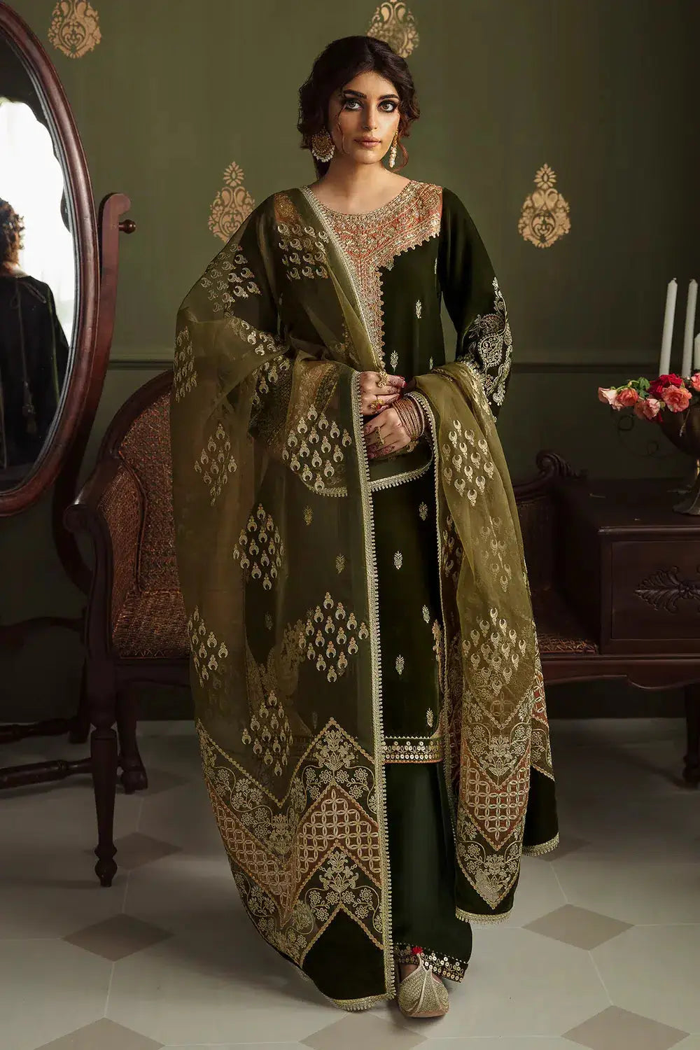 Baroque | Jahanara Luxury Velvet 23 | UF-461 - Pakistani Designer Dress - by Baroque | Type: Formal - 100% Original at Saira Sultan