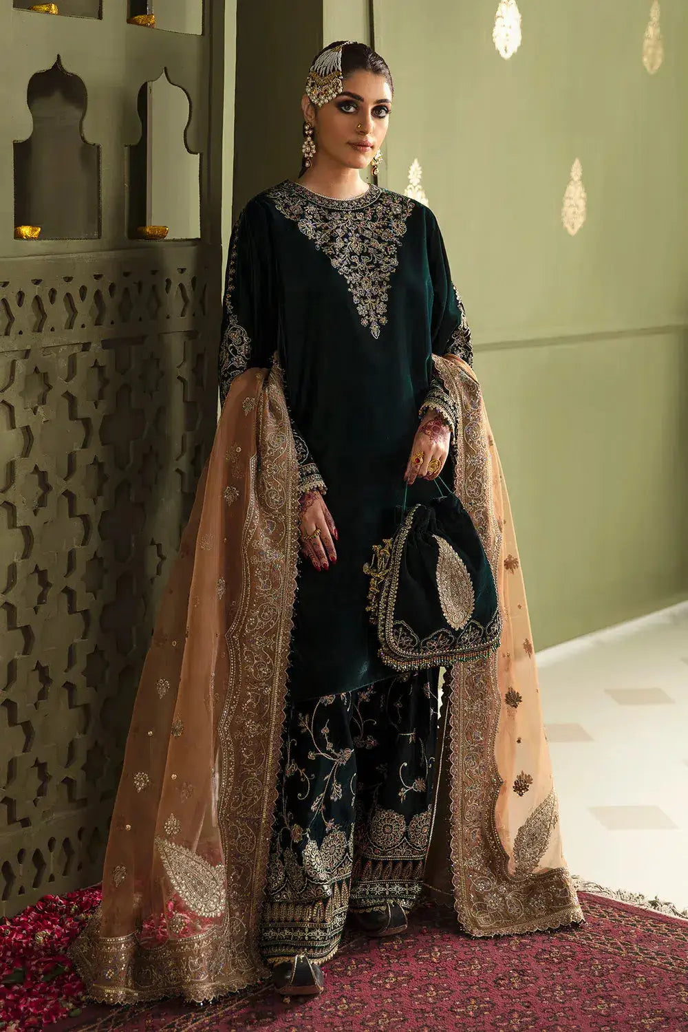 Baroque | Jahanara Luxury Velvet 23 | UF-464 - Pakistani Designer Dress - by Baroque | Type: Formal - 100% Original at Saira Sultan
