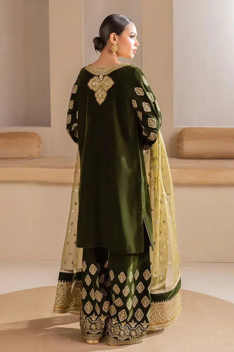 Baroque | Jahanara Luxury Velvet 23 | UF-425 - Pakistani Designer Dress - by Baroque | Type: Formal - 100% Original at Saira Sultan