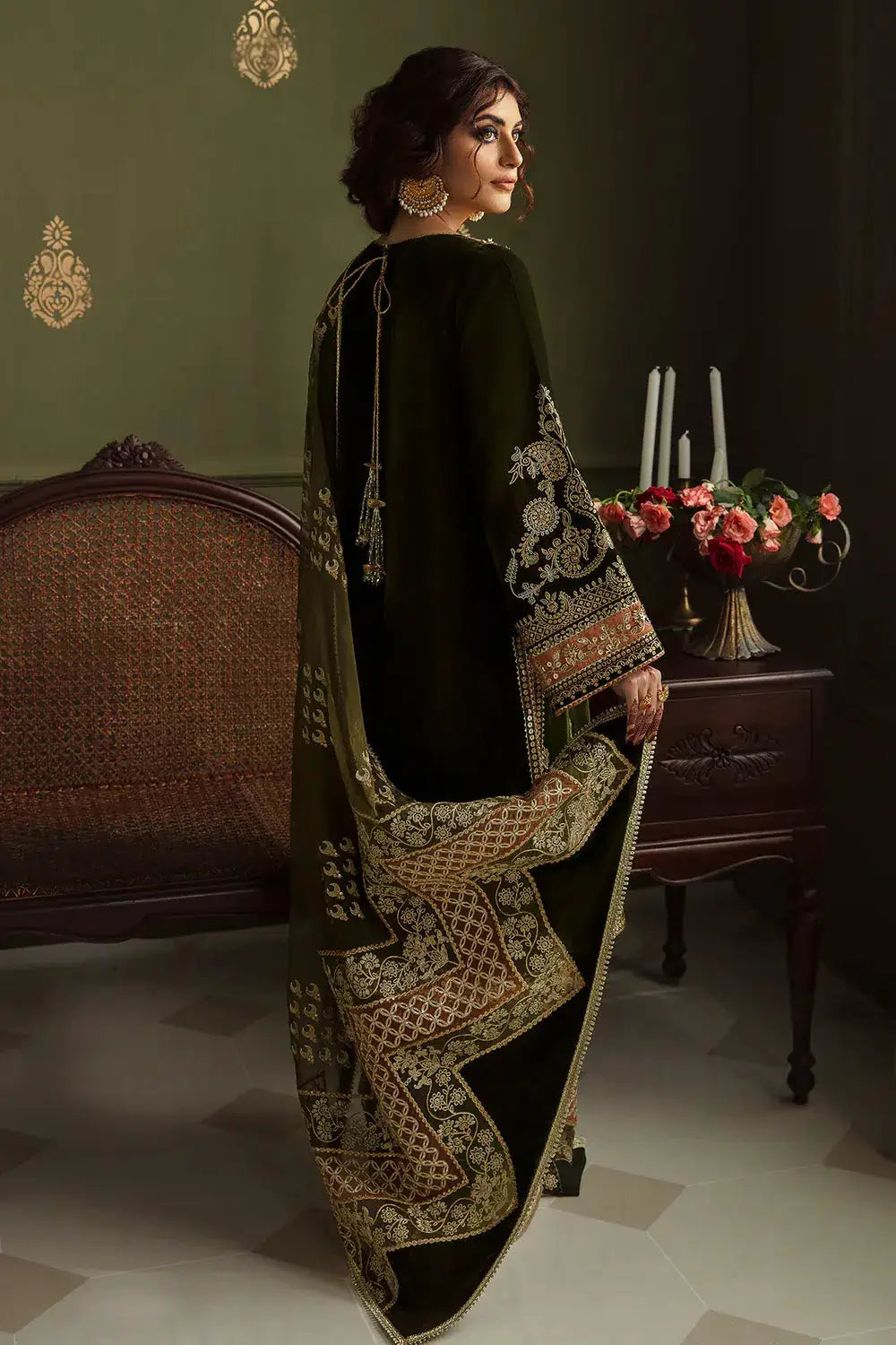 Baroque | Jahanara Luxury Velvet 23 | UF-461 - Pakistani Designer Dress - by Baroque | Type: Formal - 100% Original at Saira Sultan