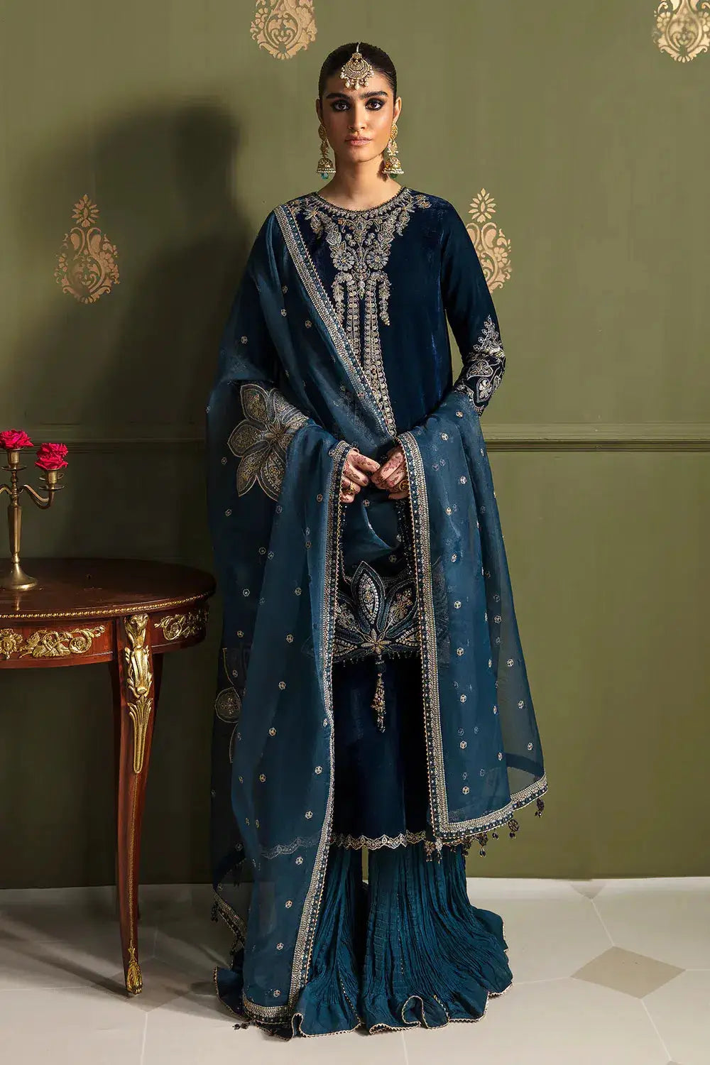 Baroque | Jahanara Luxury Velvet 23 | UF-467 - Pakistani Designer Dress - by Baroque | Type: Formal - 100% Original at Saira Sultan