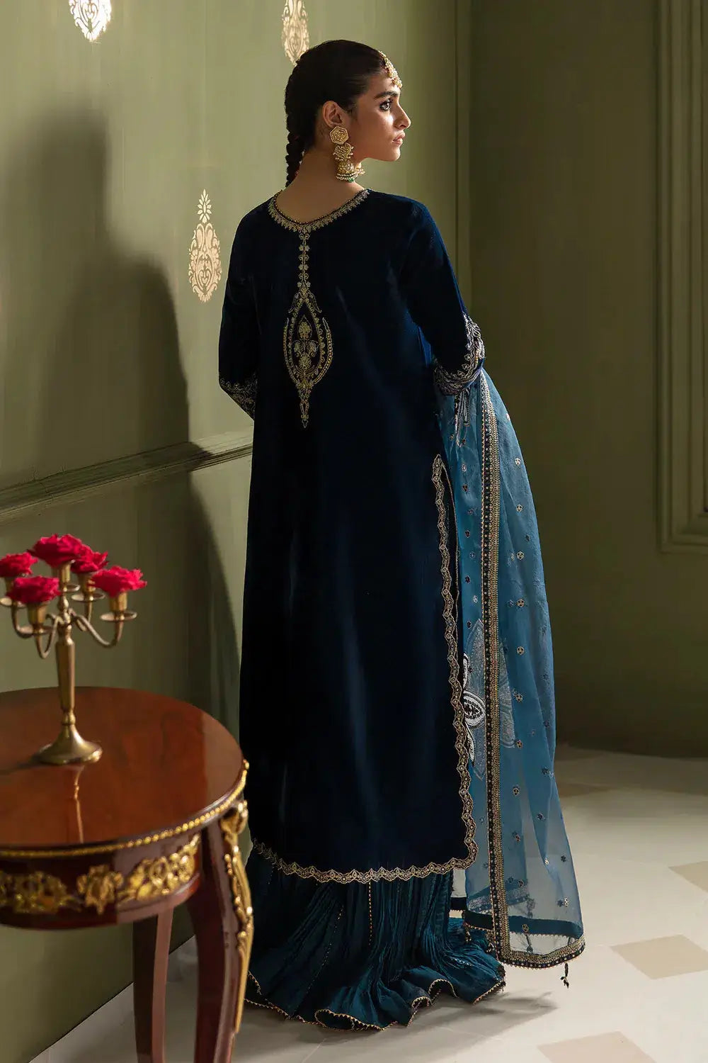 Baroque | Jahanara Luxury Velvet 23 | UF-467 - Pakistani Designer Dress - by Baroque | Type: Formal - 100% Original at Saira Sultan