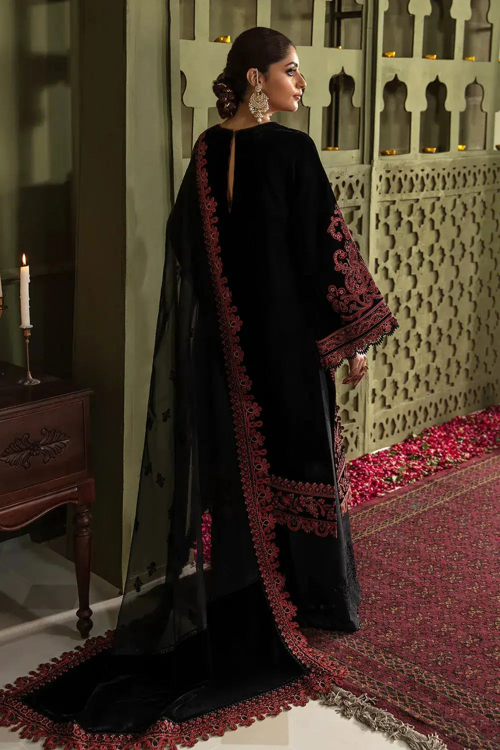 Baroque | Jahanara Luxury Velvet 23 | UF-468 - Pakistani Designer Dress - by Baroque | Type: Formal - 100% Original at Saira Sultan