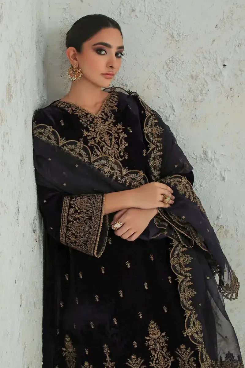 Baroque | Jahanara Luxury Velvet 23 | UF-239 - Pakistani Designer Dress - by Baroque | Type: Formal - 100% Original at Saira Sultan