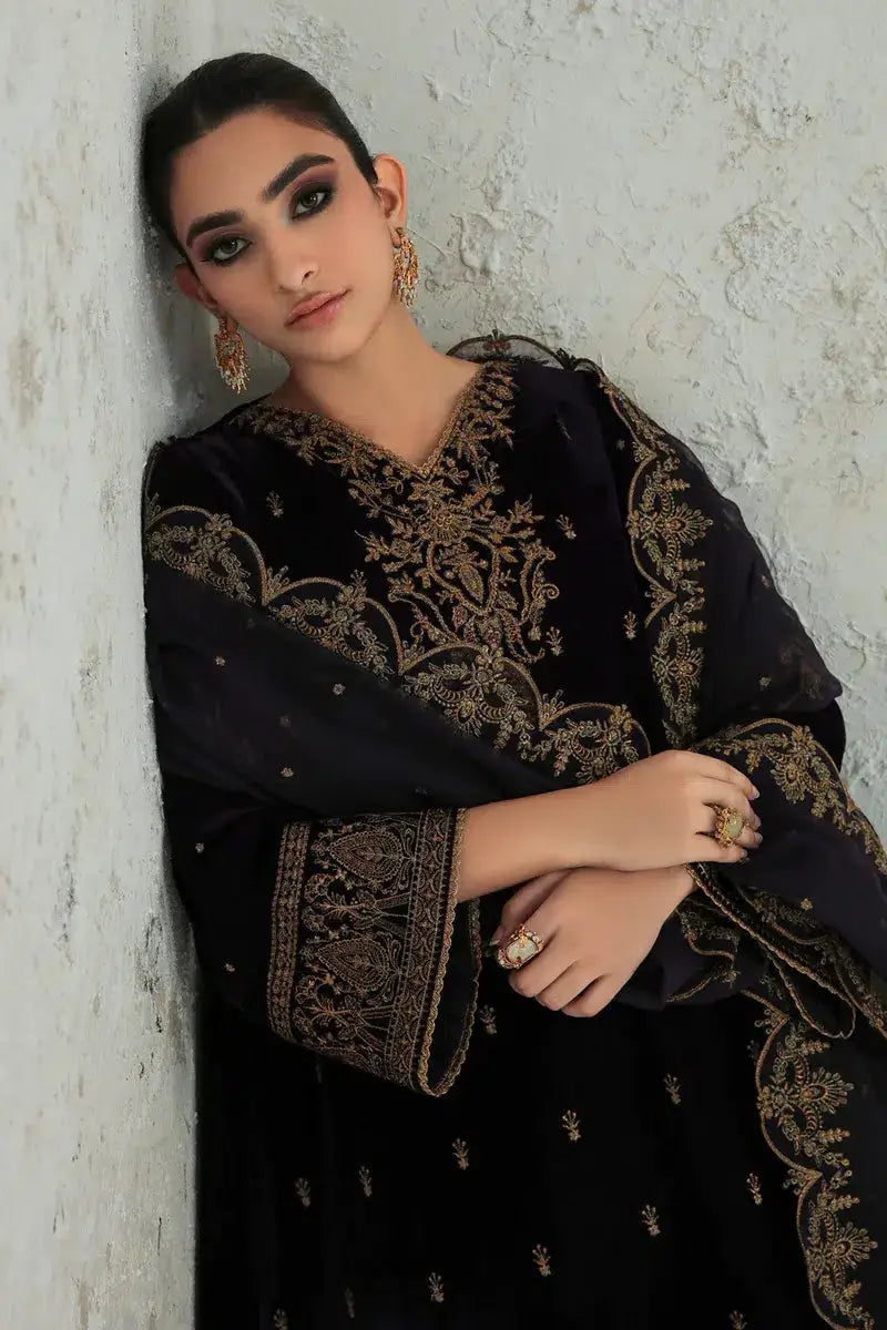 Baroque | Jahanara Luxury Velvet 23 | UF-239 - Pakistani Designer Dress - by Baroque | Type: Formal - 100% Original at Saira Sultan