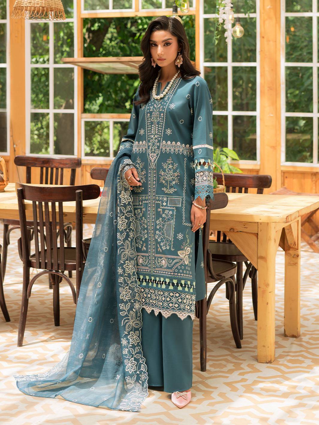 Mahnur | Bella Lawn 24 | BL - 01 - Pakistani Designer Dress - by Mahnur | Type: Luxury - 100% Original at Saira Sultan