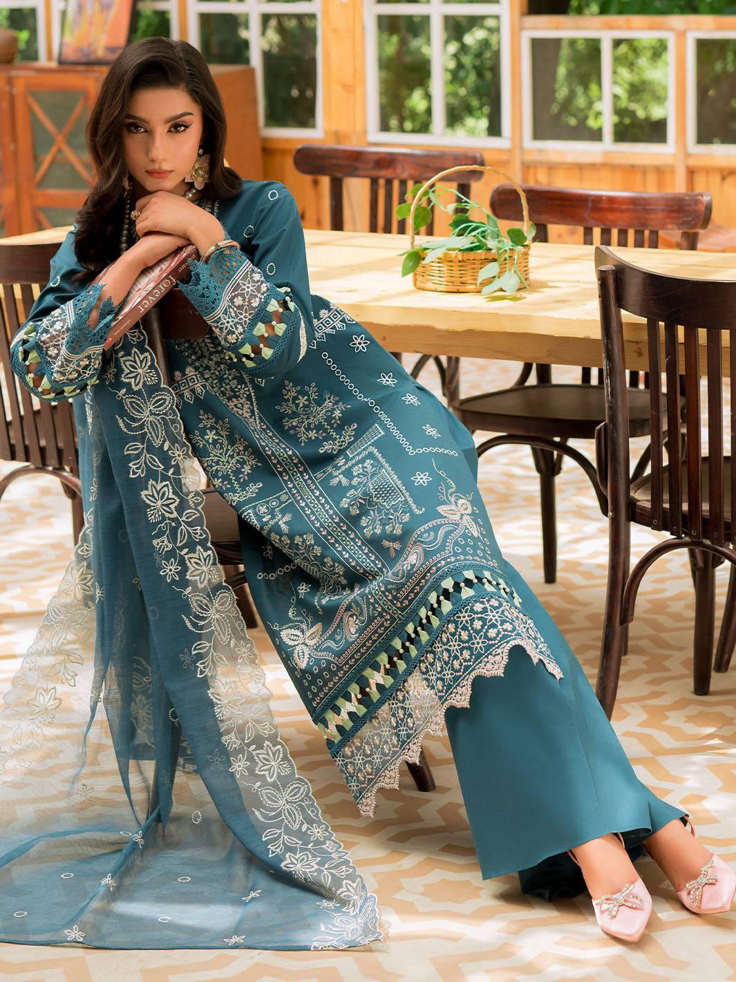 Mahnur | Bella Lawn 24 | BL - 01 - Pakistani Designer Dress - by Mahnur | Type: Luxury - 100% Original at Saira Sultan